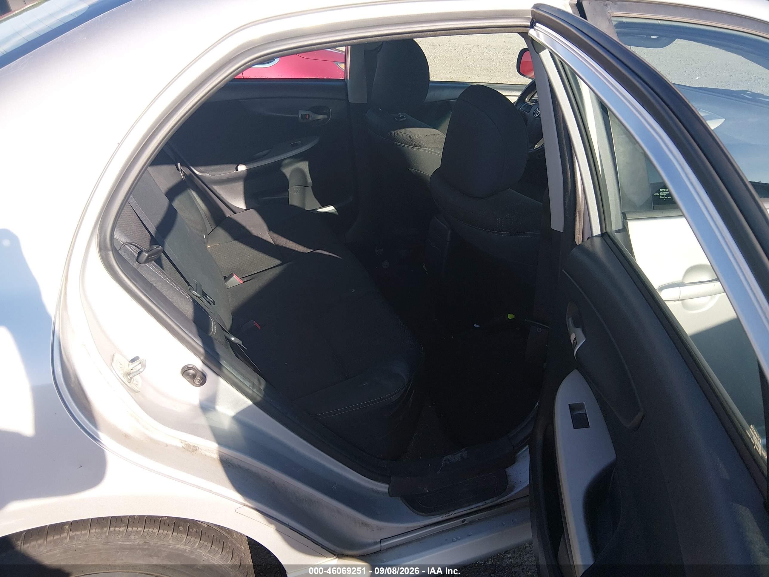2012 Toyota Corolla S Серебряный vin: 2T1BU4EE1CC854675