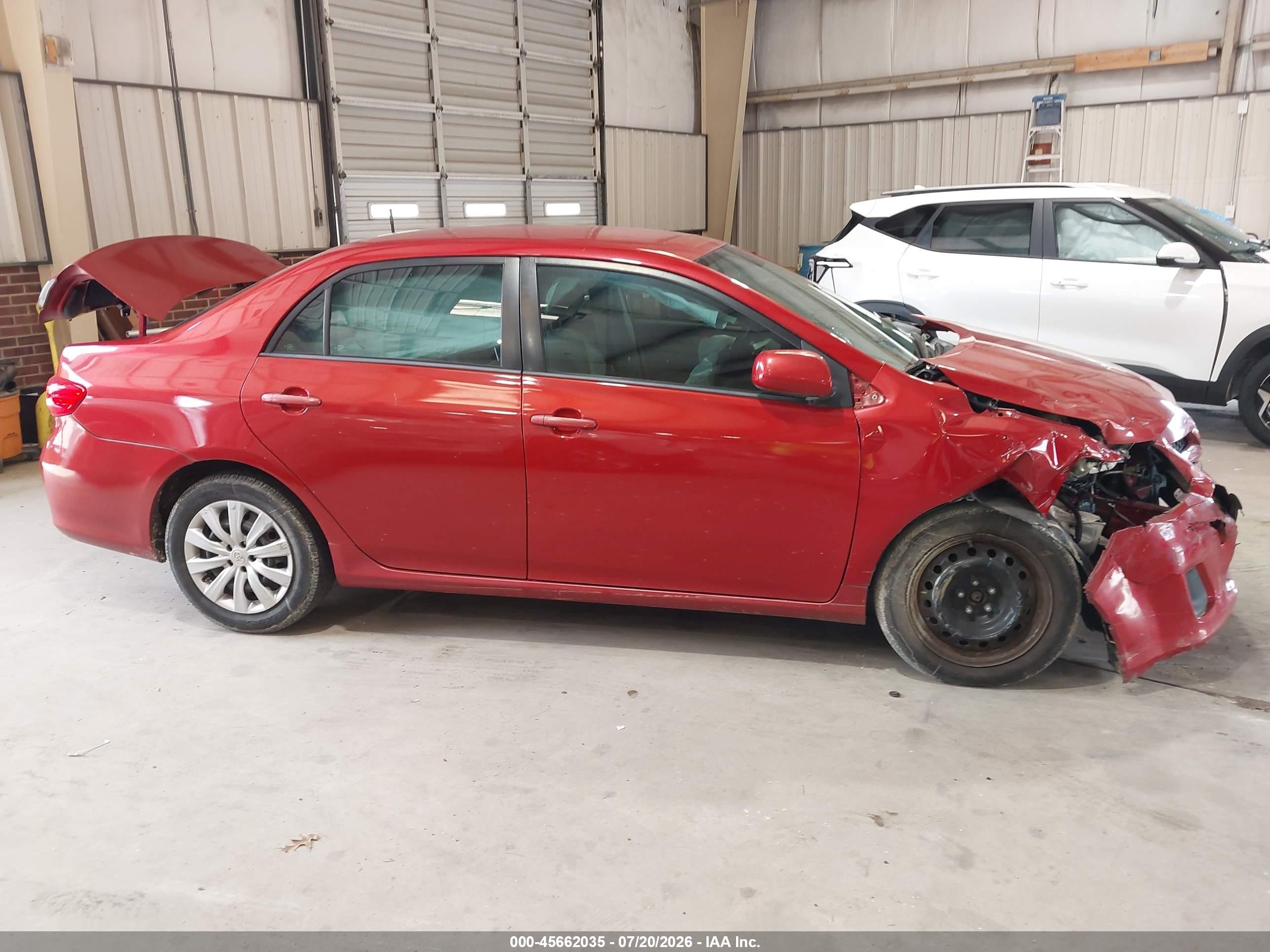 2012 Toyota Corolla Le Red vin: 2T1BU4EE1CC898336