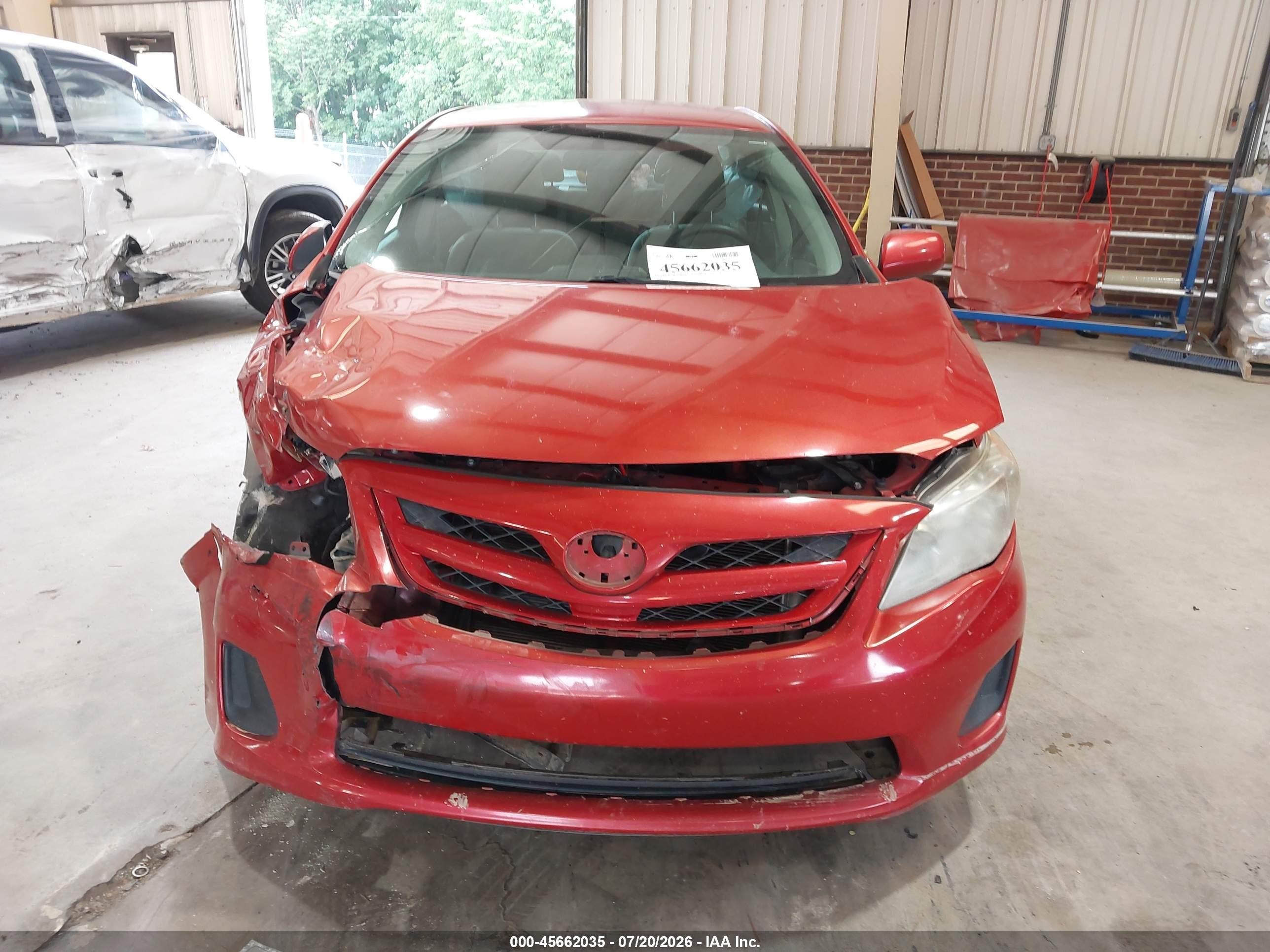 2012 Toyota Corolla Le Red vin: 2T1BU4EE1CC898336