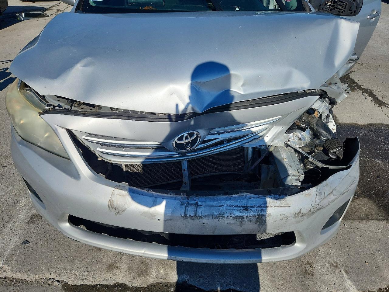 2013 Toyota Corolla Le Silver vin: 2T1BU4EE1DC002456