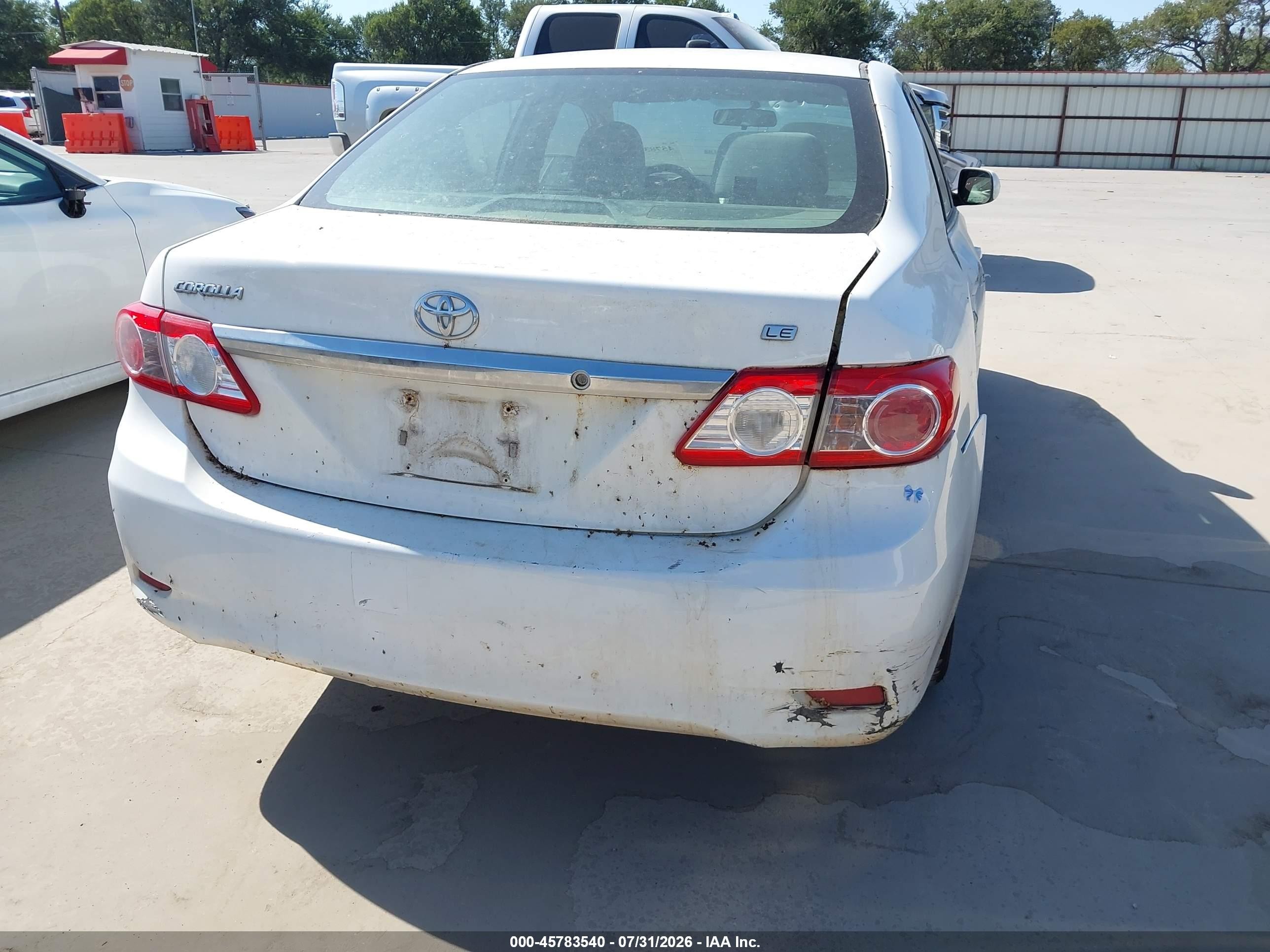 2013 Toyota Corolla Le White vin: 2T1BU4EE1DC044478