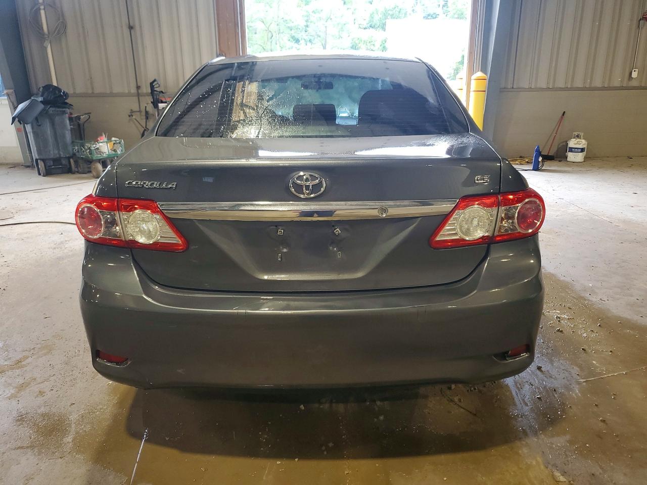 2013 Toyota Corolla Le Gray vin: 2T1BU4EE1DC047820