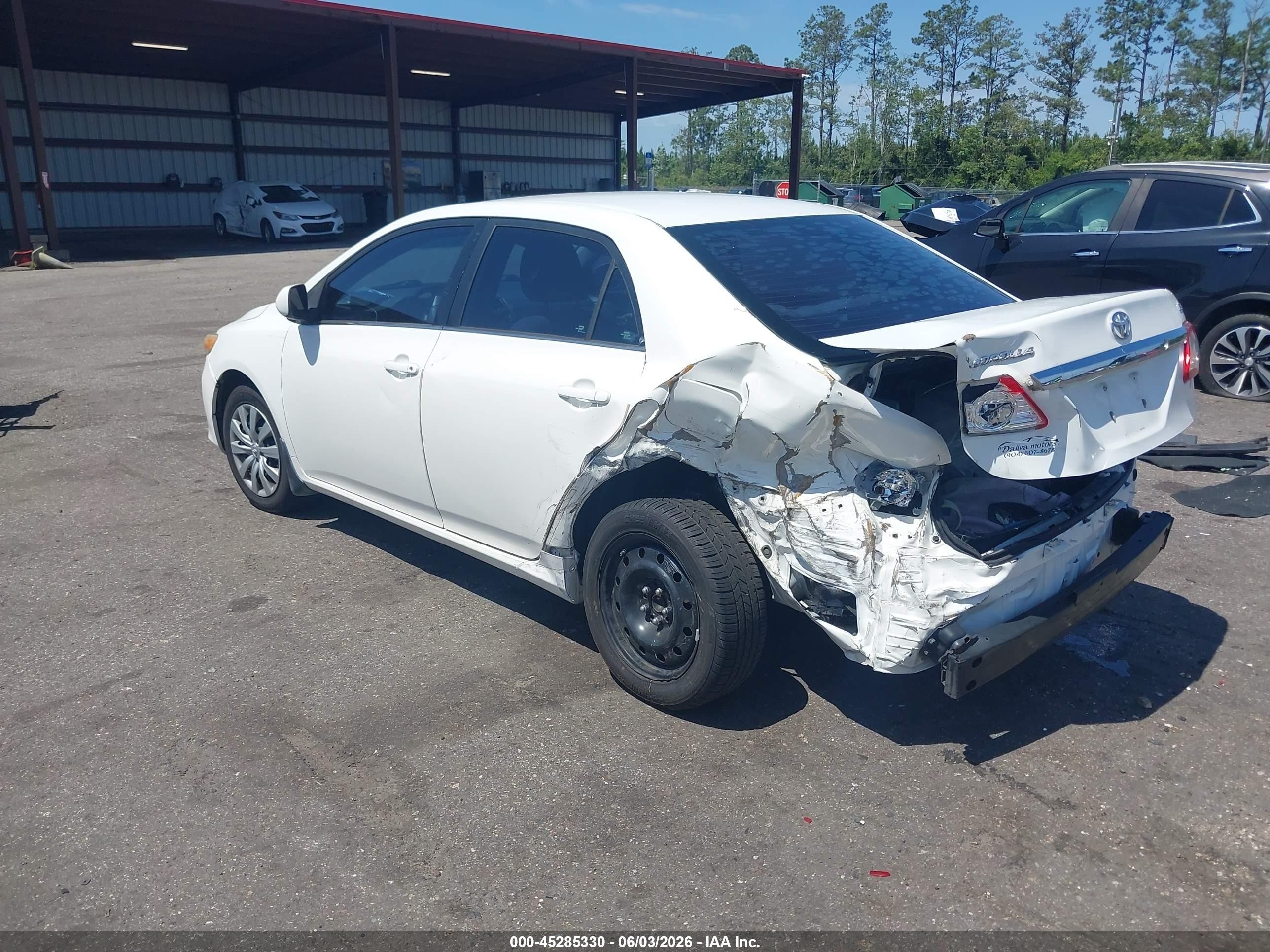 2013 Toyota Corolla Le White vin: 2T1BU4EE1DC051611