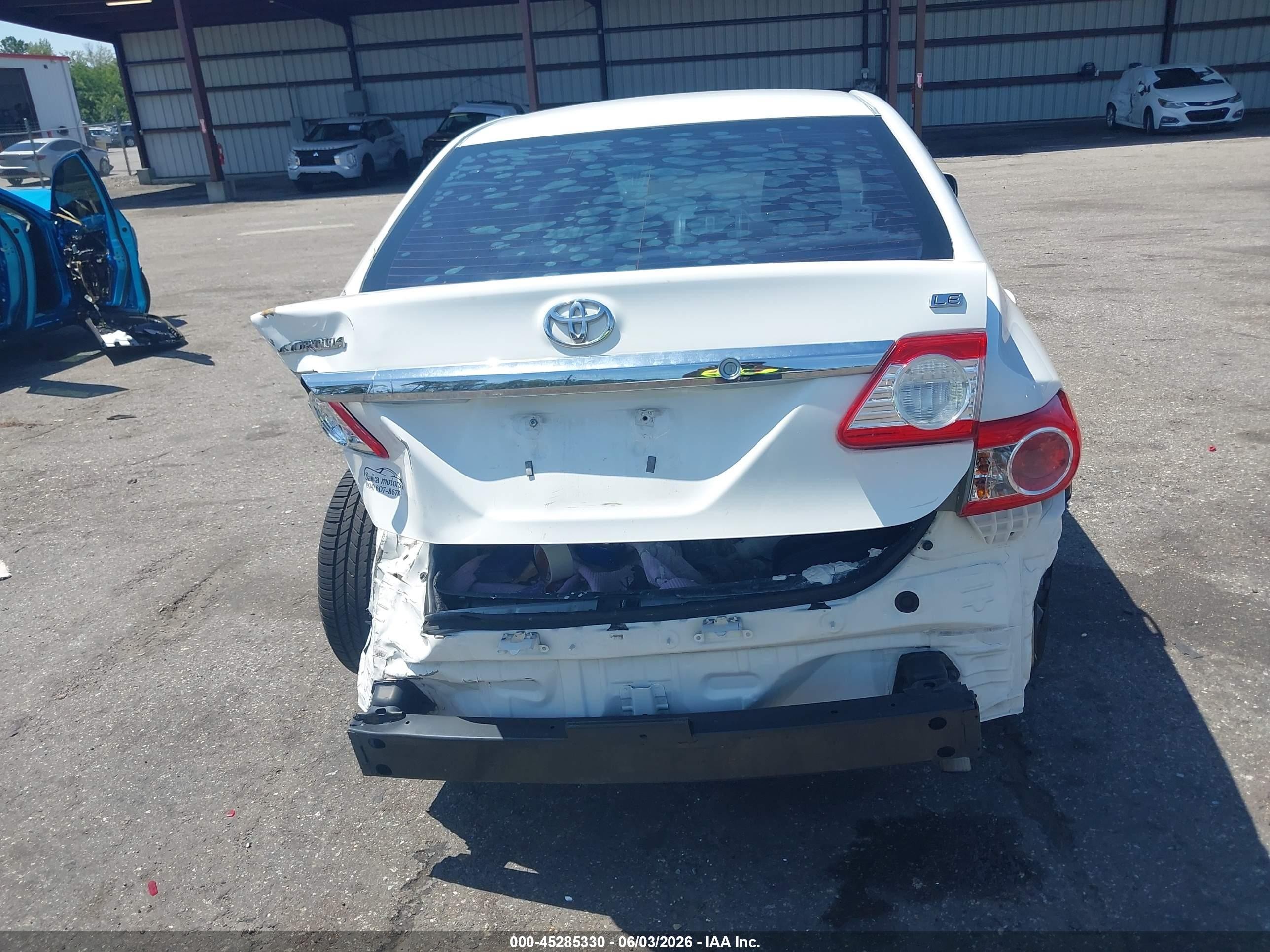 2013 Toyota Corolla Le White vin: 2T1BU4EE1DC051611