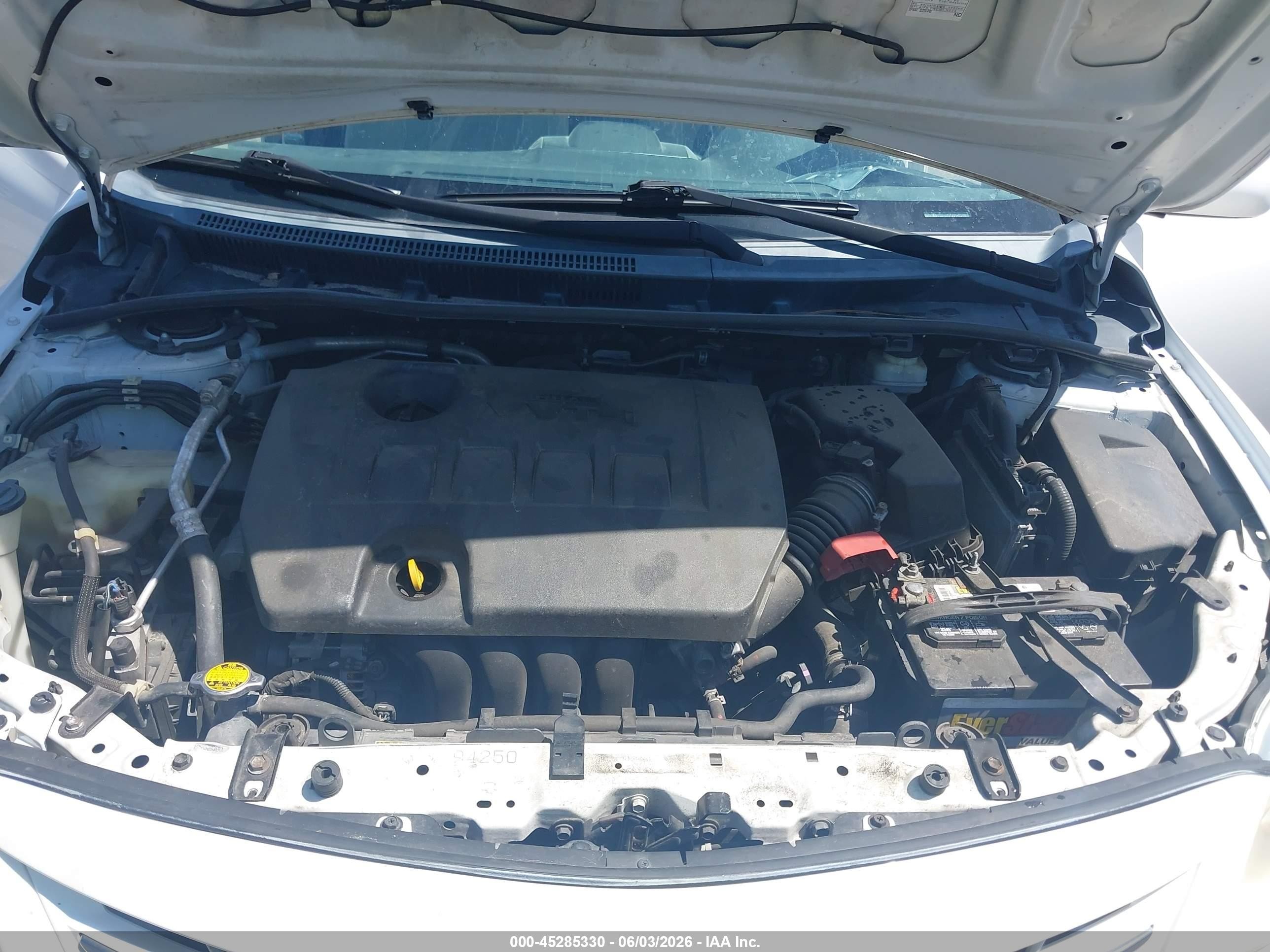 2013 Toyota Corolla Le White vin: 2T1BU4EE1DC051611