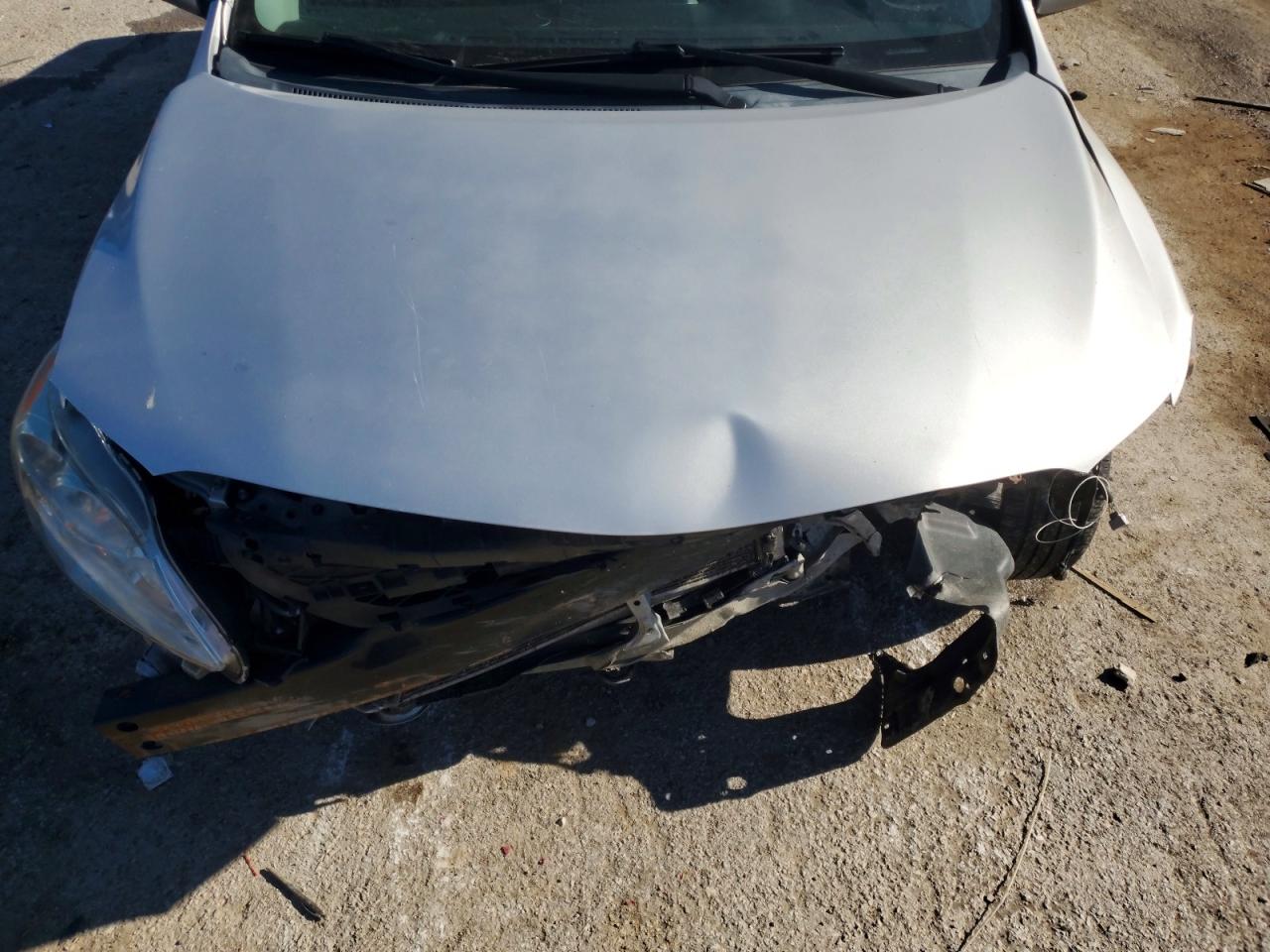 2013 Toyota Corolla Le Silver vin: 2T1BU4EE1DC069543