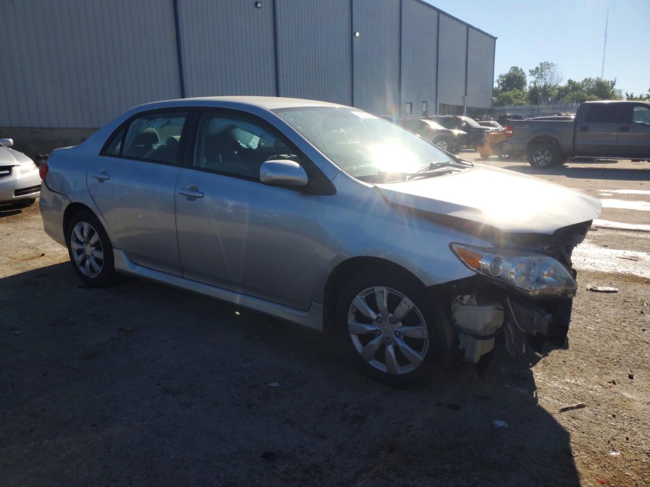 2013 Toyota Corolla Le Silver vin: 2T1BU4EE1DC069543