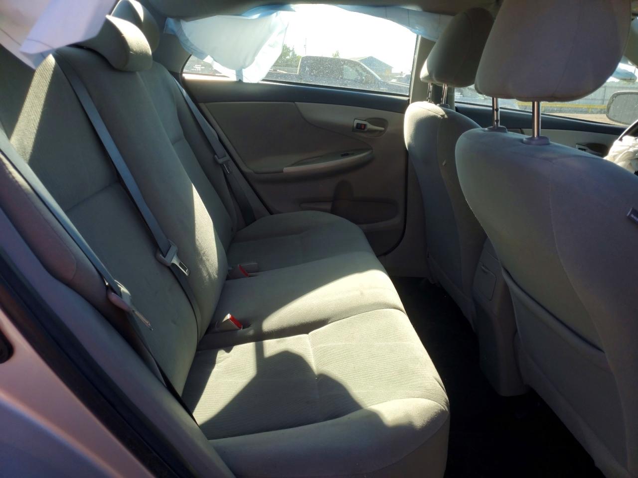2013 Toyota Corolla Le Silver vin: 2T1BU4EE1DC069543
