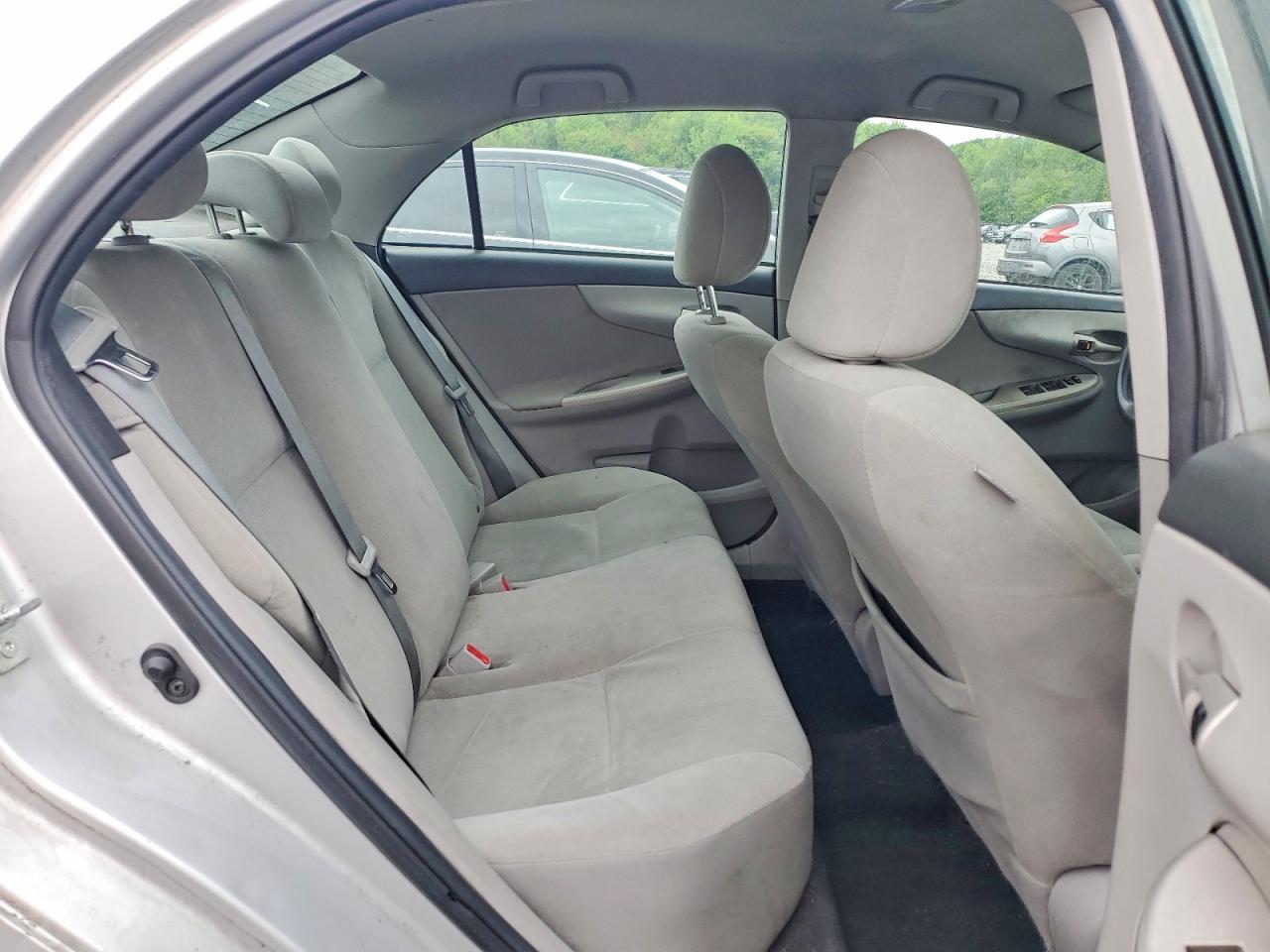 2013 Toyota Corolla Le Серебряный vin: 2T1BU4EE1DC069994