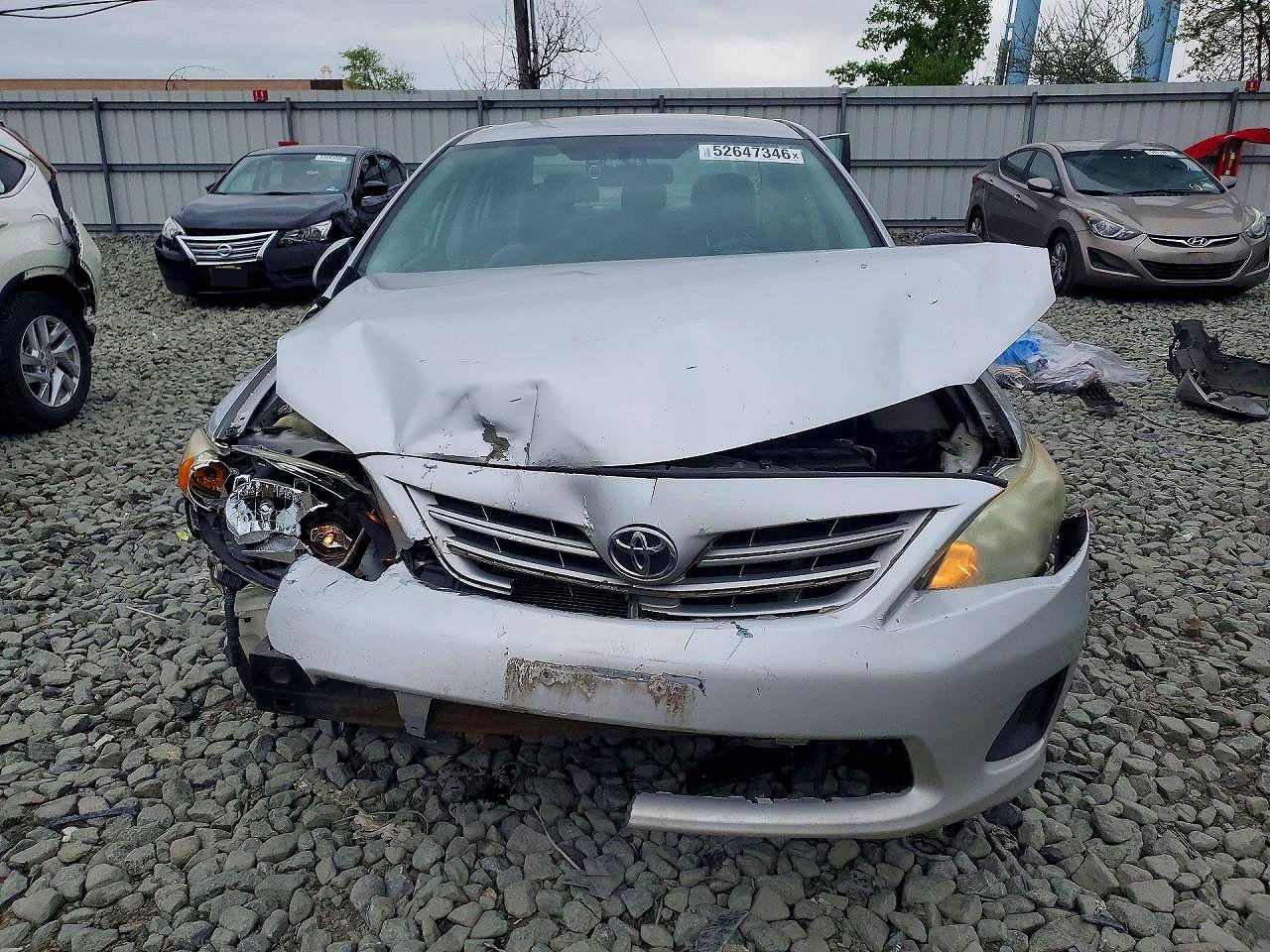 2013 Toyota Corolla Le Серебряный vin: 2T1BU4EE1DC069994