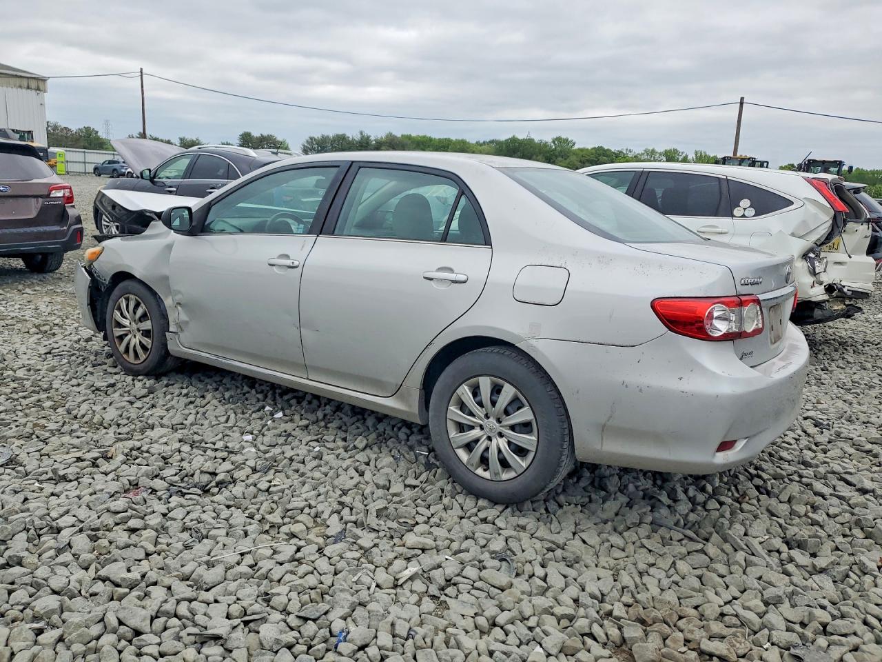 2013 Toyota Corolla Le Серебряный vin: 2T1BU4EE1DC069994