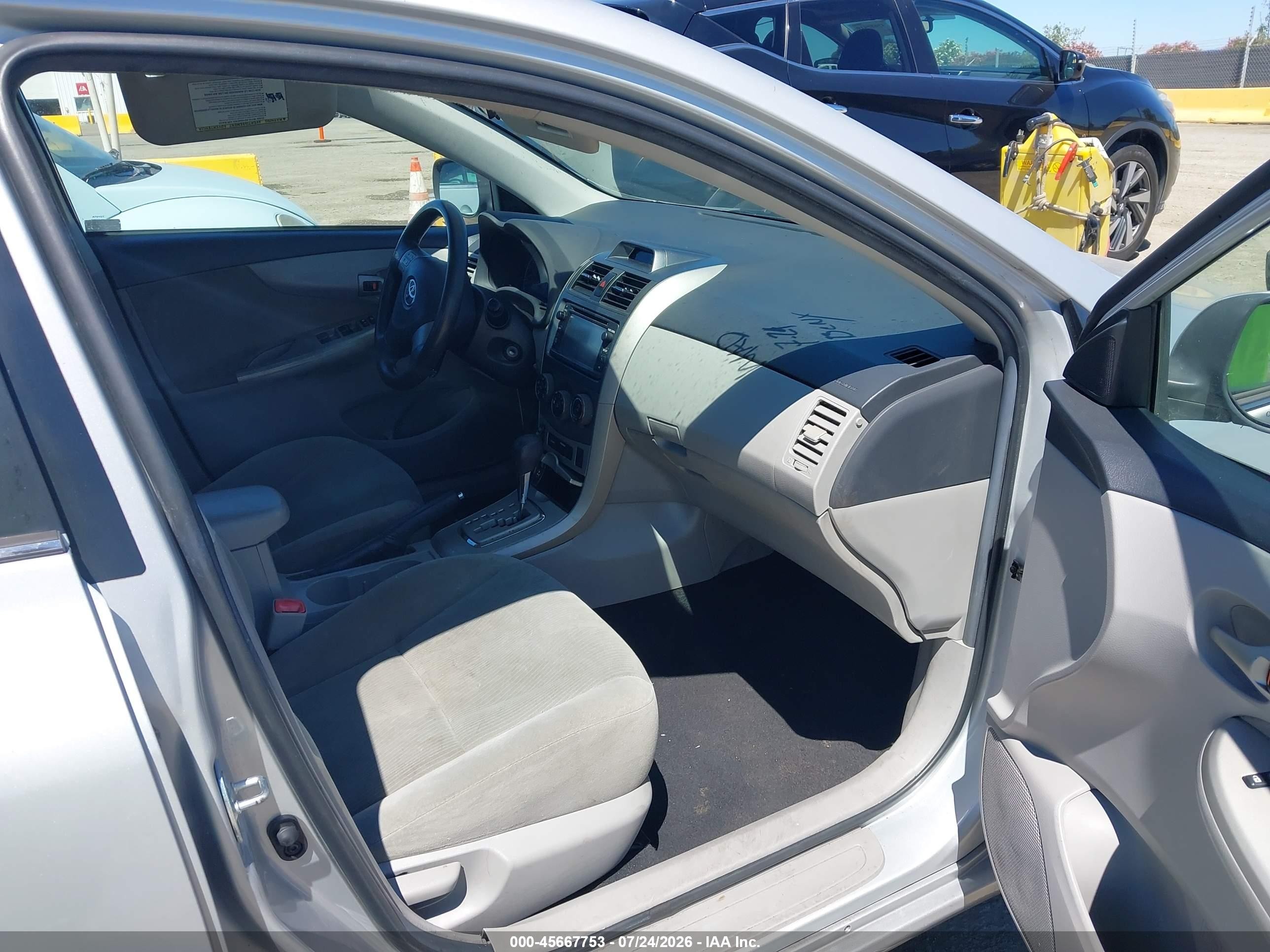 2013 Toyota Corolla Le Gray vin: 2T1BU4EE1DC086830