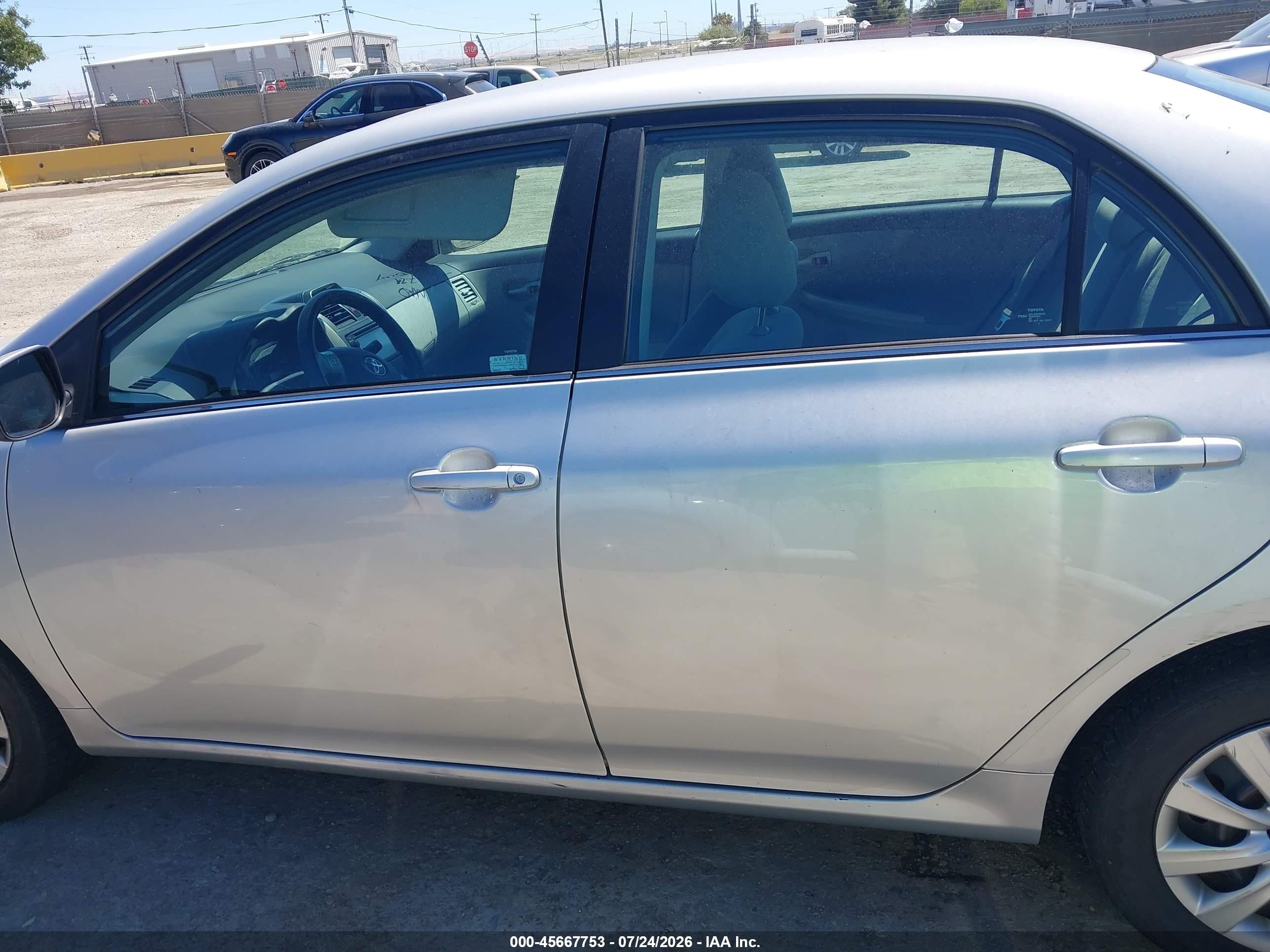 2013 Toyota Corolla Le Gray vin: 2T1BU4EE1DC086830