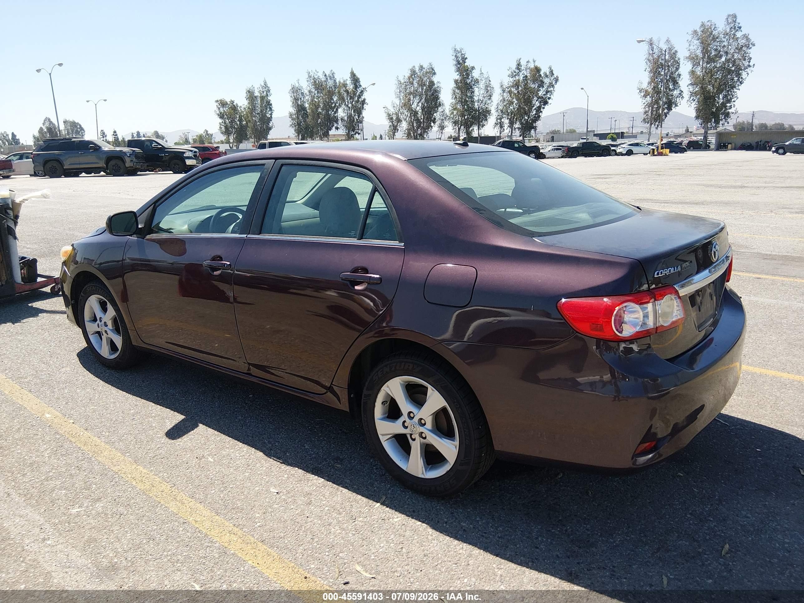 2013 Toyota Corolla Le Special Edition Burgundy vin: 2T1BU4EE1DC093115