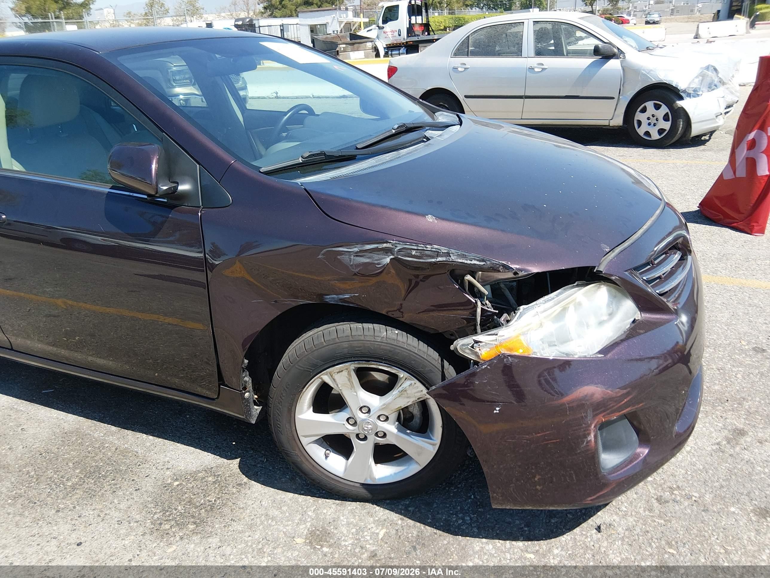 2013 Toyota Corolla Le Special Edition Burgundy vin: 2T1BU4EE1DC093115