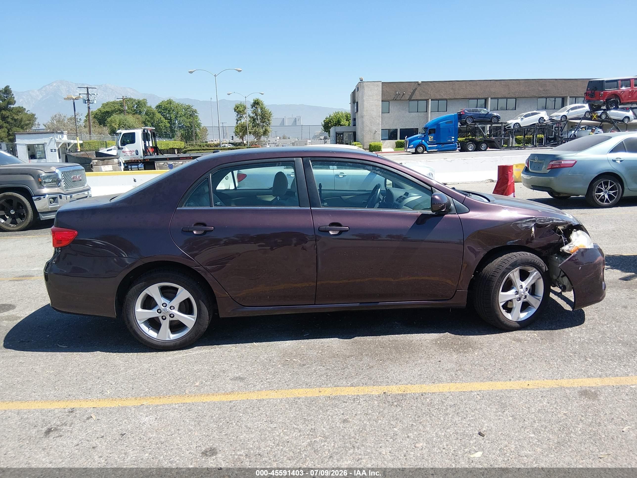 2013 Toyota Corolla Le Special Edition Burgundy vin: 2T1BU4EE1DC093115
