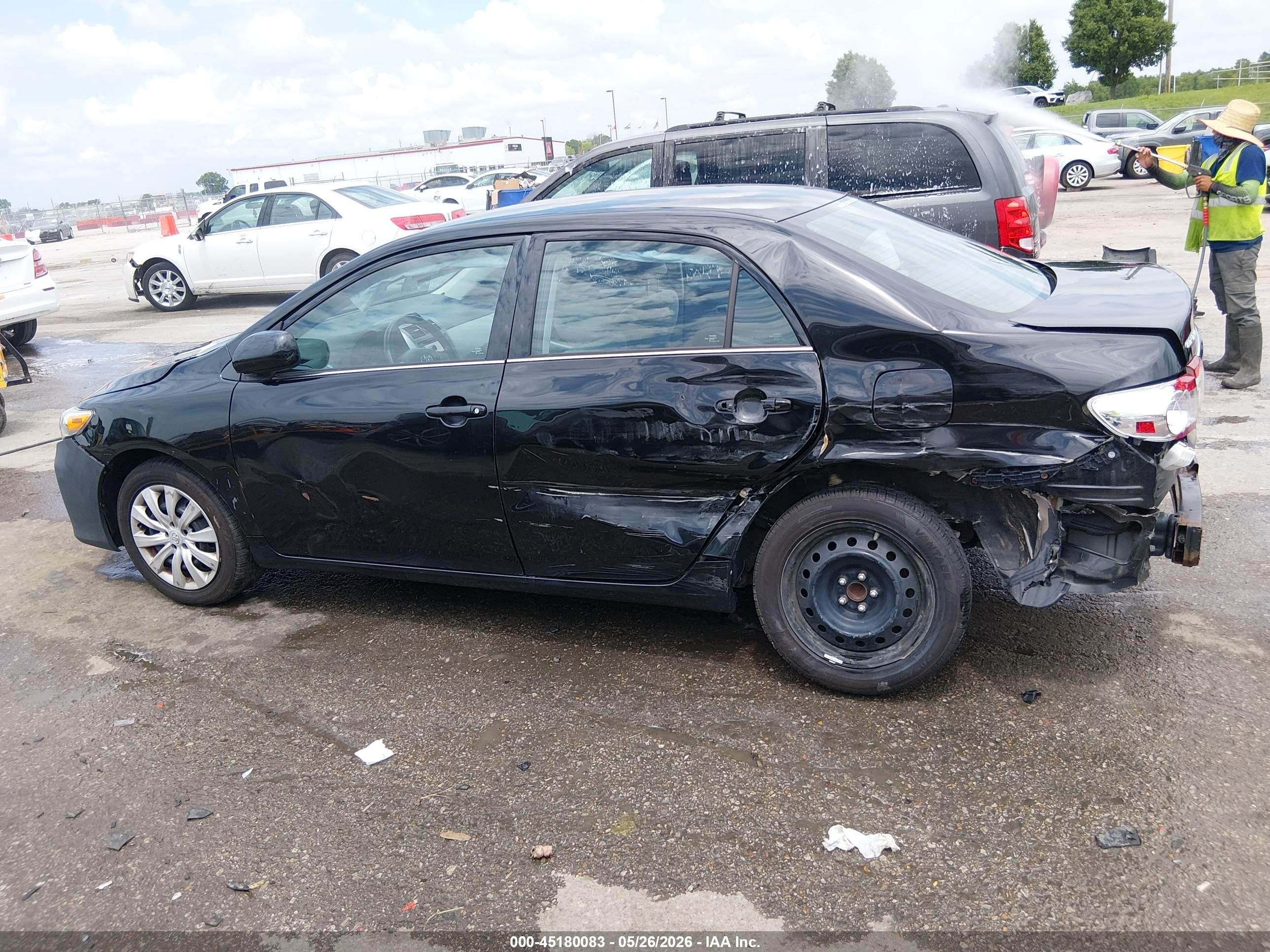 2013 Toyota Corolla Le Black vin: 2T1BU4EE1DC098556