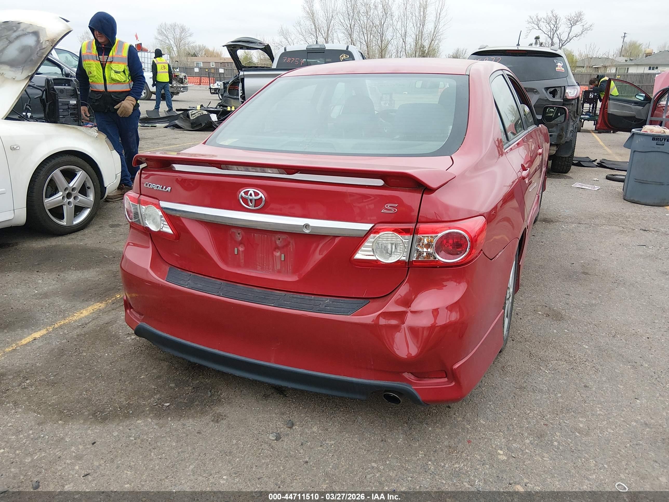 2013 Toyota Corolla S Красный vin: 2T1BU4EE1DC104100