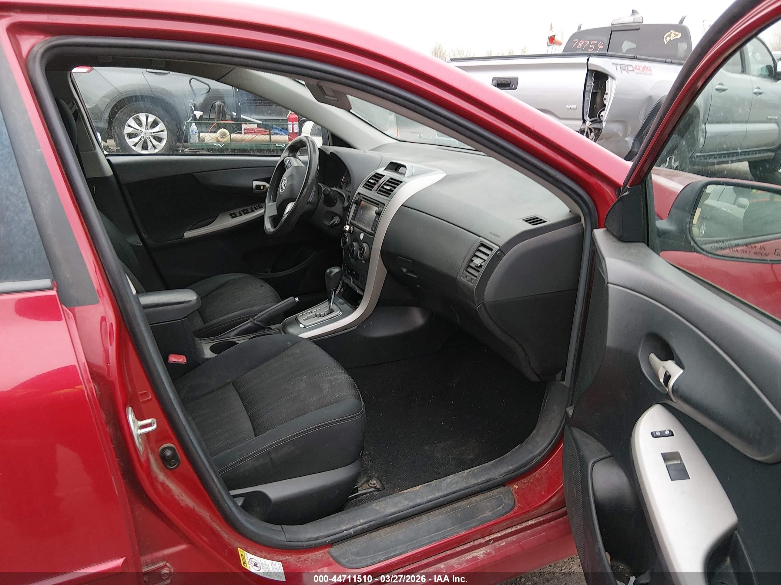 2013 Toyota Corolla S Красный vin: 2T1BU4EE1DC104100