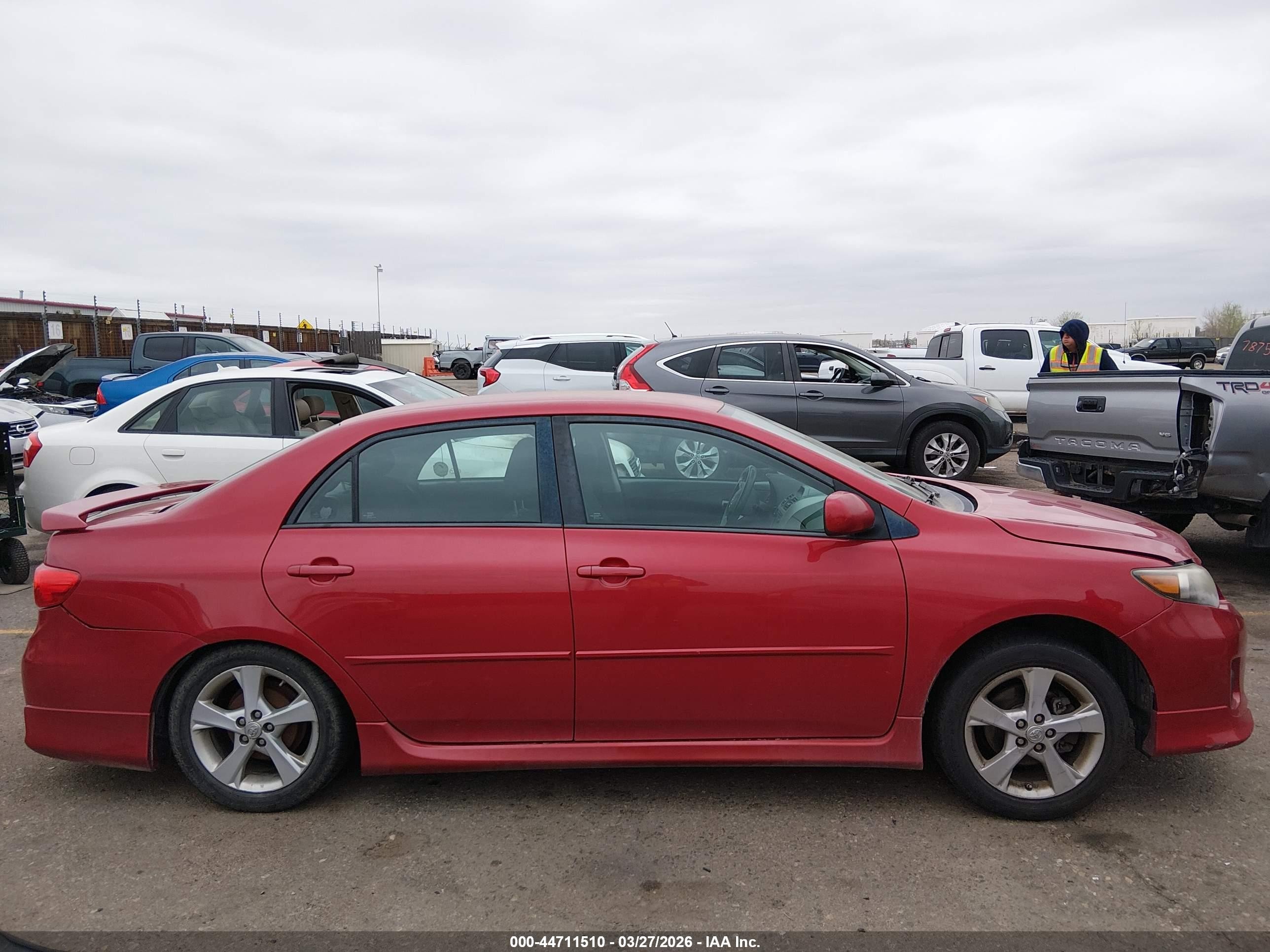 2013 Toyota Corolla S Красный vin: 2T1BU4EE1DC104100