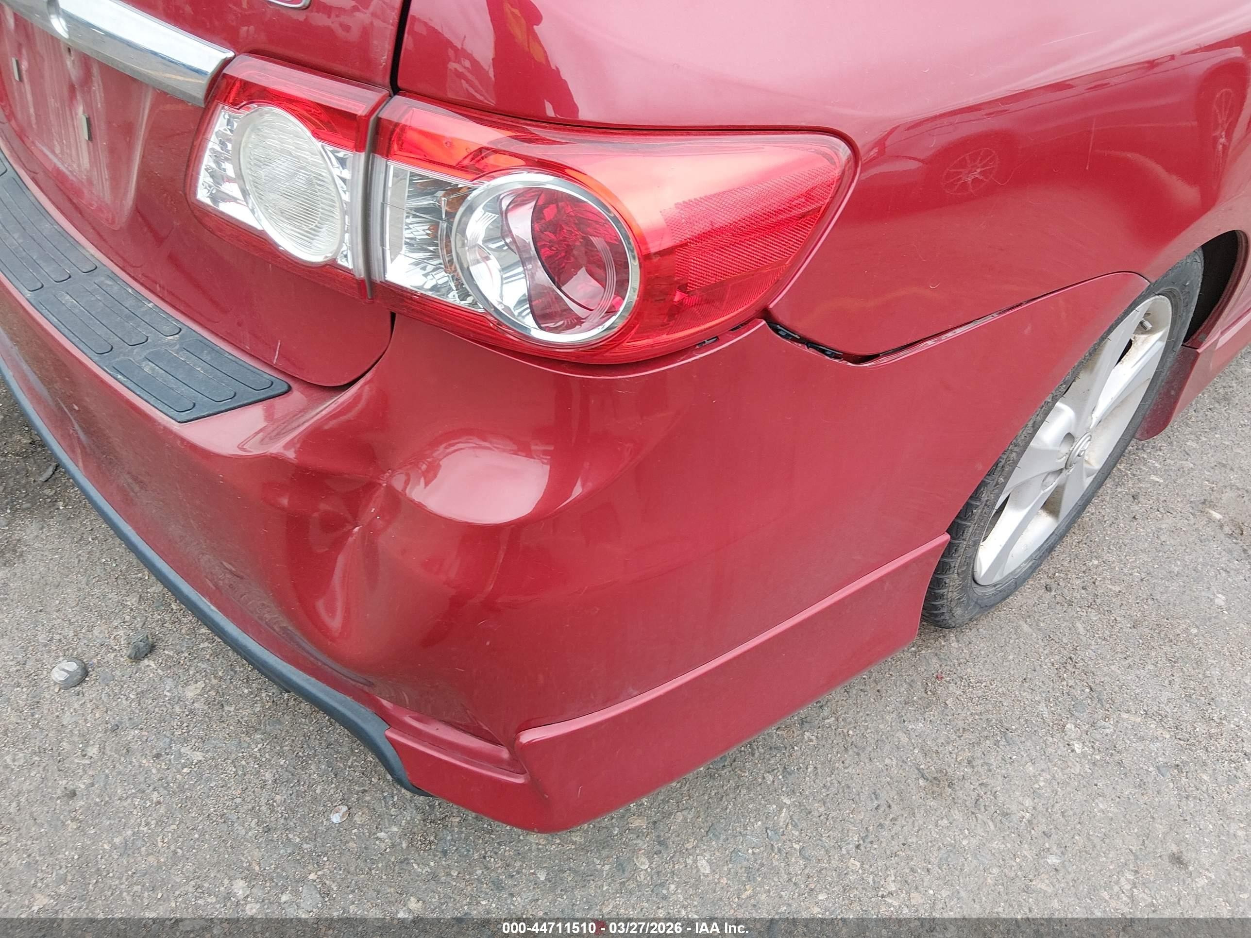 2013 Toyota Corolla S Красный vin: 2T1BU4EE1DC104100