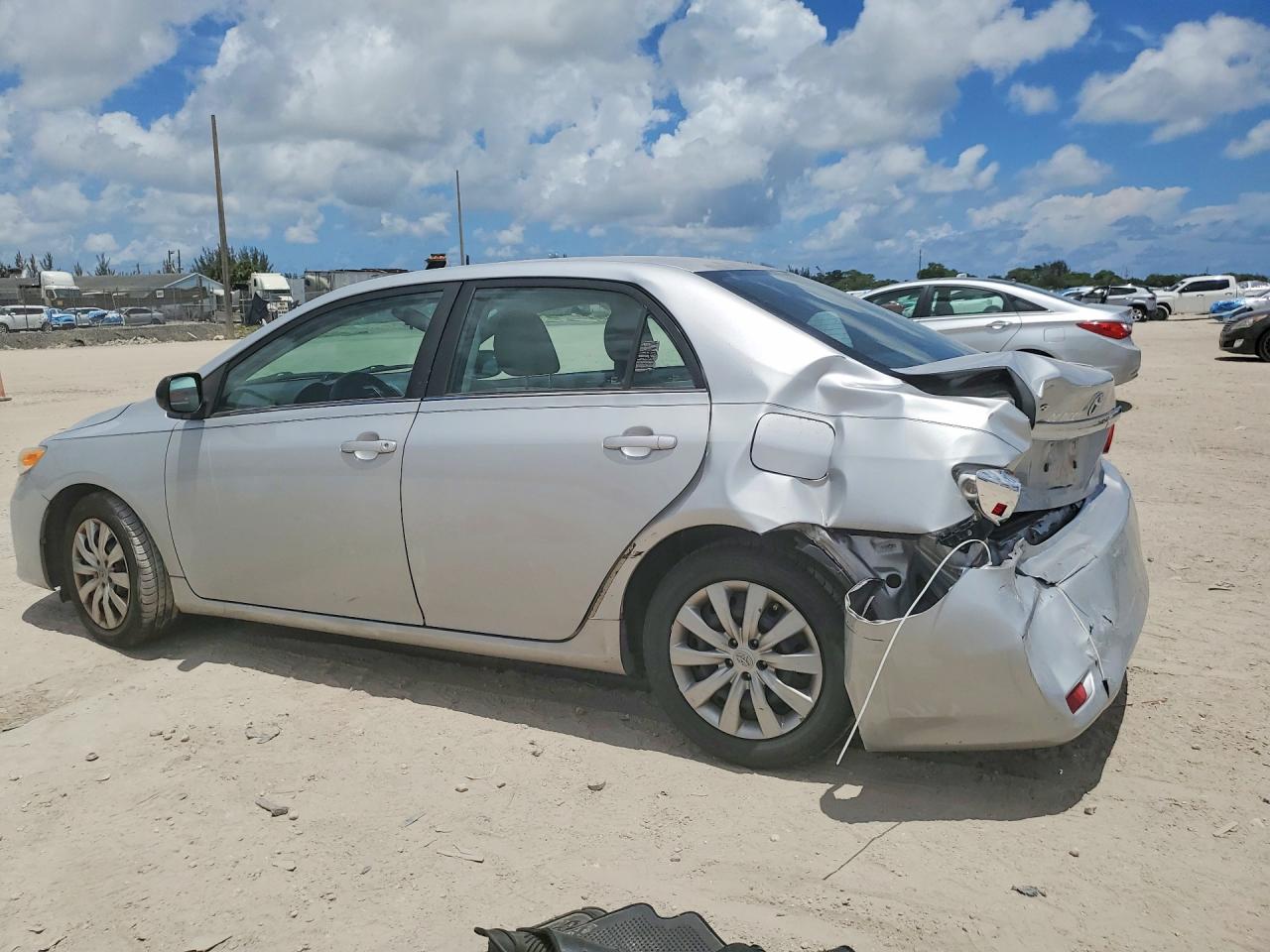 2013 Toyota Corolla Le Silver vin: 2T1BU4EE1DC123522