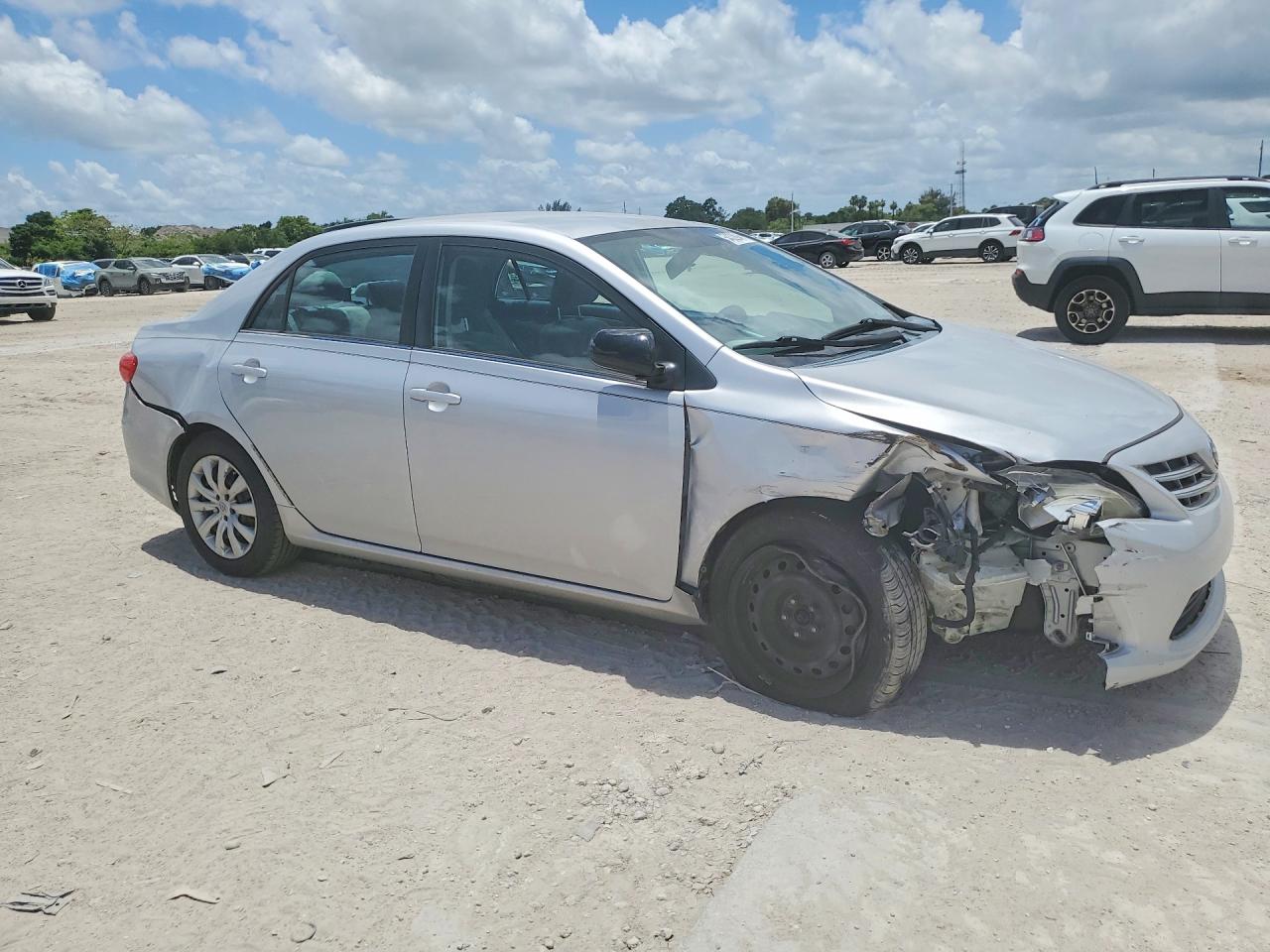 2013 Toyota Corolla Le Silver vin: 2T1BU4EE1DC123522