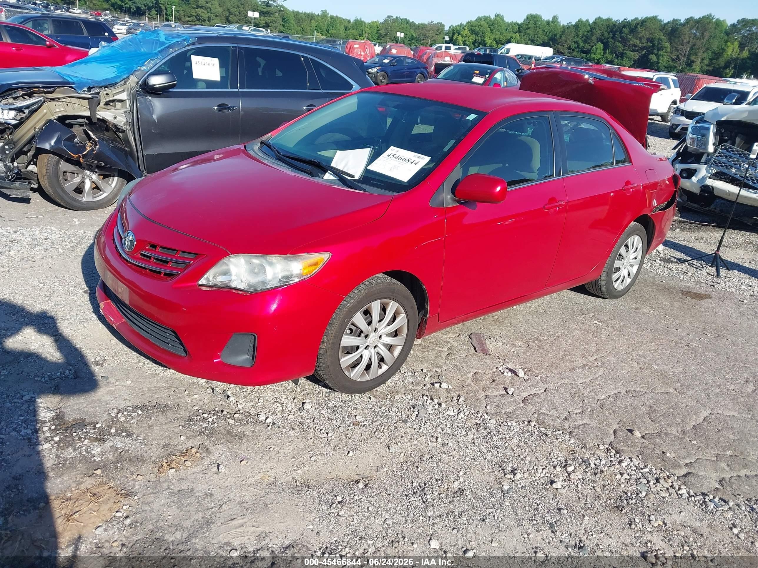2013 Toyota Corolla Le Red vin: 2T1BU4EE1DC942658