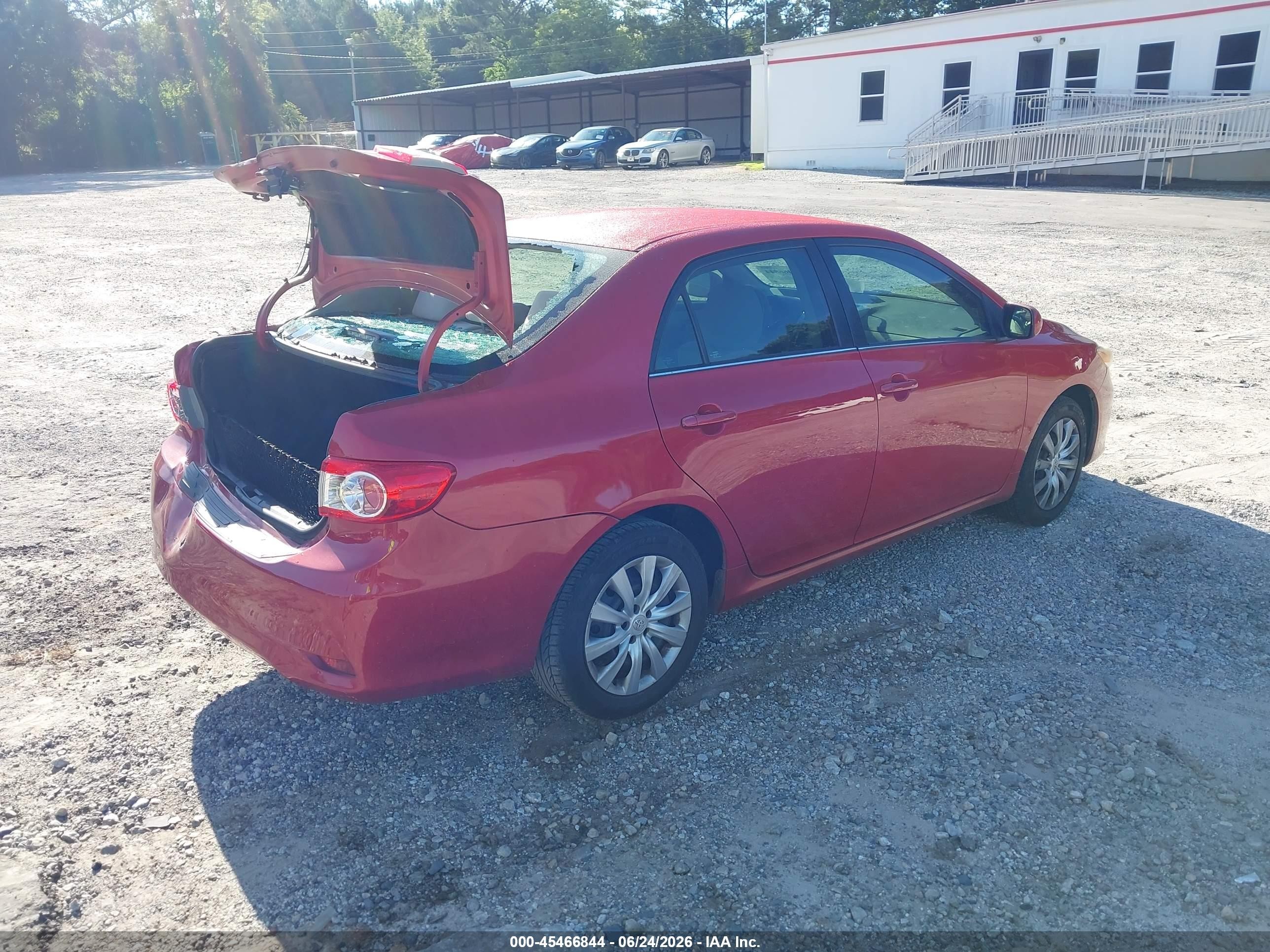 2013 Toyota Corolla Le Red vin: 2T1BU4EE1DC942658