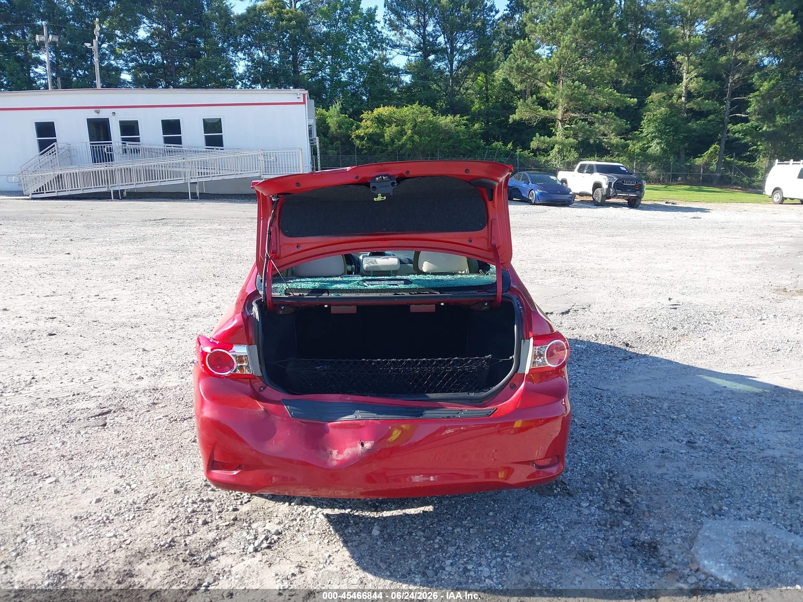 2013 Toyota Corolla Le Red vin: 2T1BU4EE1DC942658