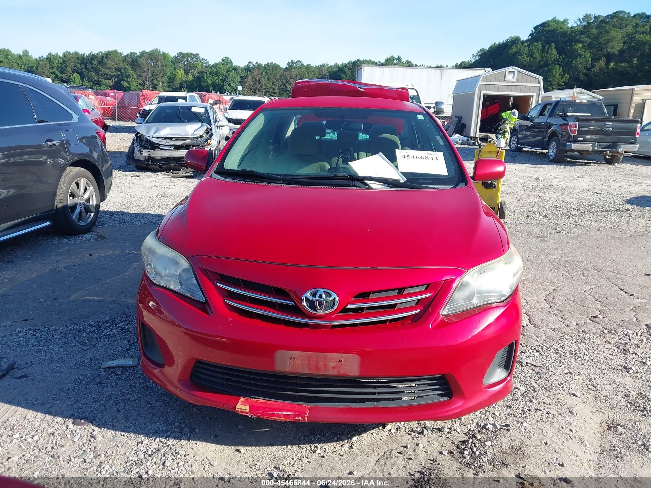 2013 Toyota Corolla Le Red vin: 2T1BU4EE1DC942658