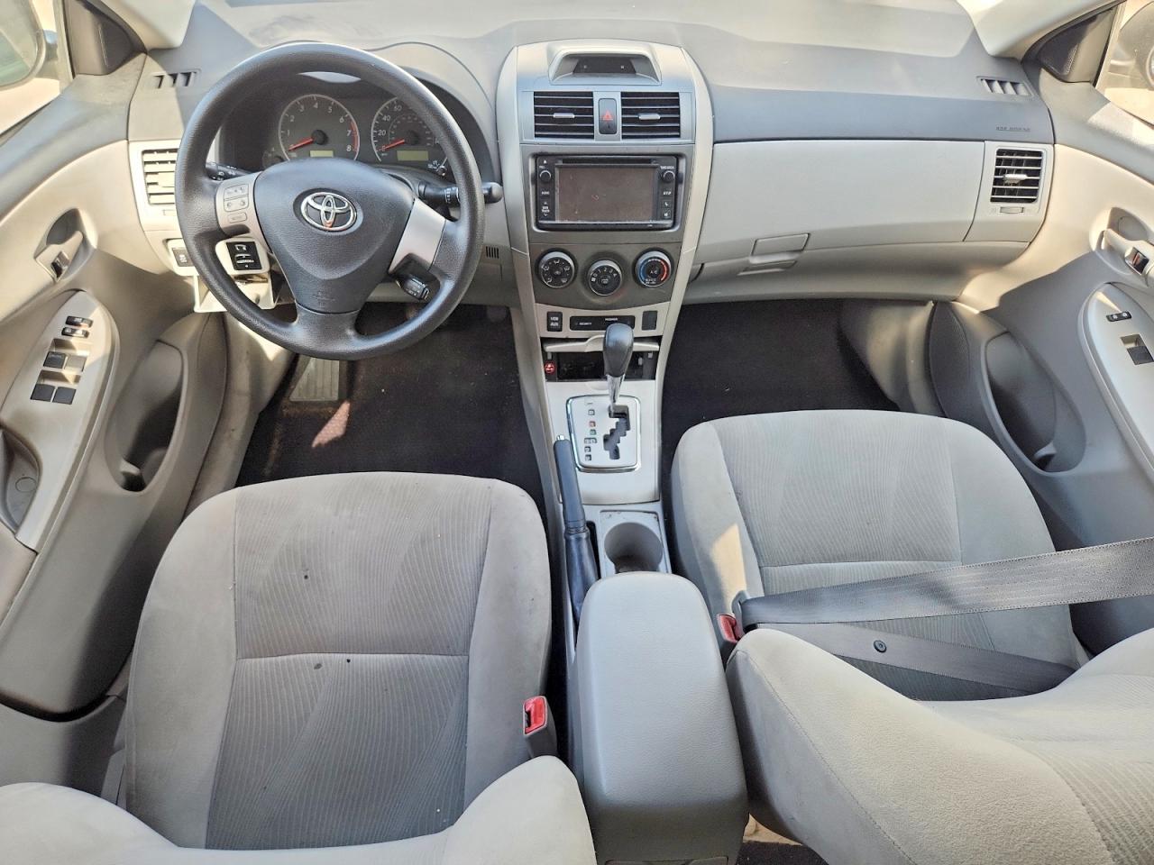 2013 Toyota Corolla Le Silver vin: 2T1BU4EE1DC963929