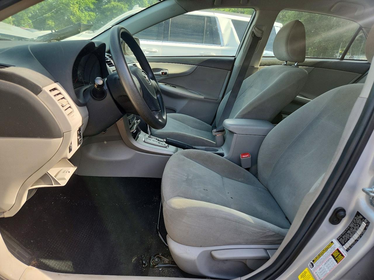 2013 Toyota Corolla Le Silver vin: 2T1BU4EE1DC963929