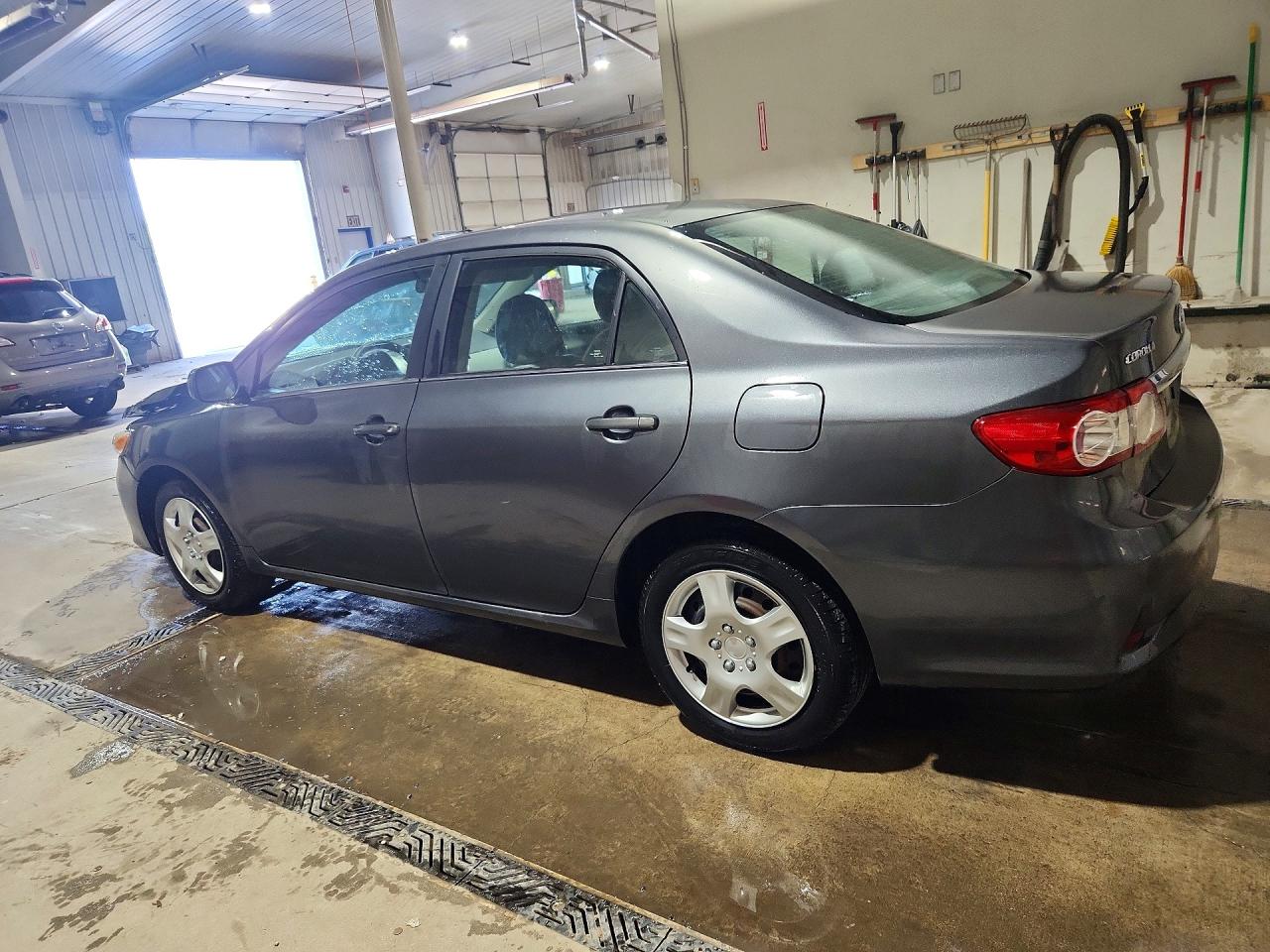 2013 Toyota Corolla Le Charcoal vin: 2T1BU4EE1DC971139