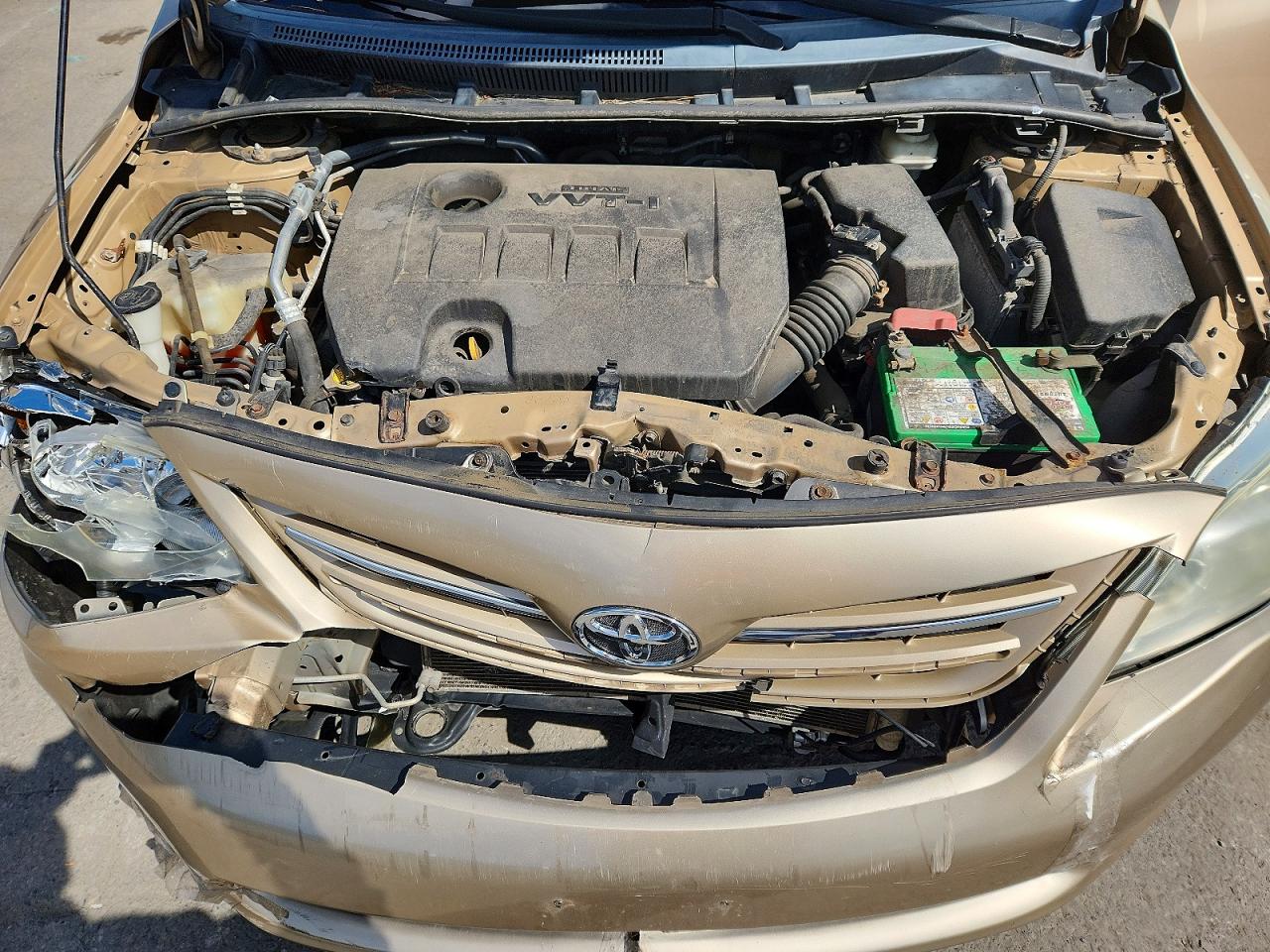 2013 Toyota Corolla Le Gold vin: 2T1BU4EE1DC993853
