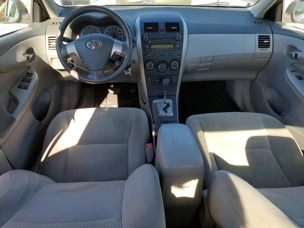 2010 Toyota Corolla Le Gray vin: 2T1BU4EE2AC223933