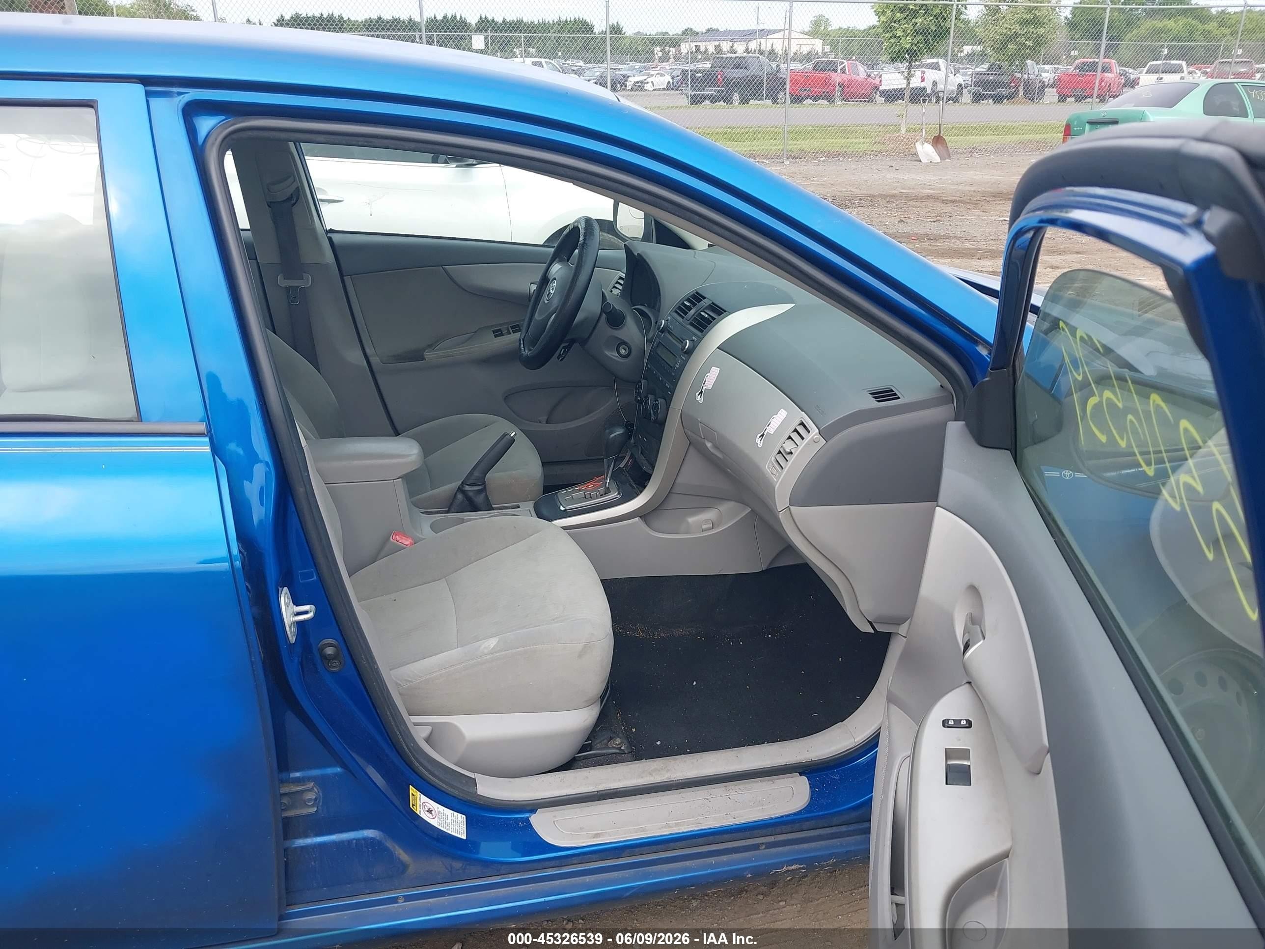 2010 Toyota Corolla Le Blue vin: 2T1BU4EE2AC232437
