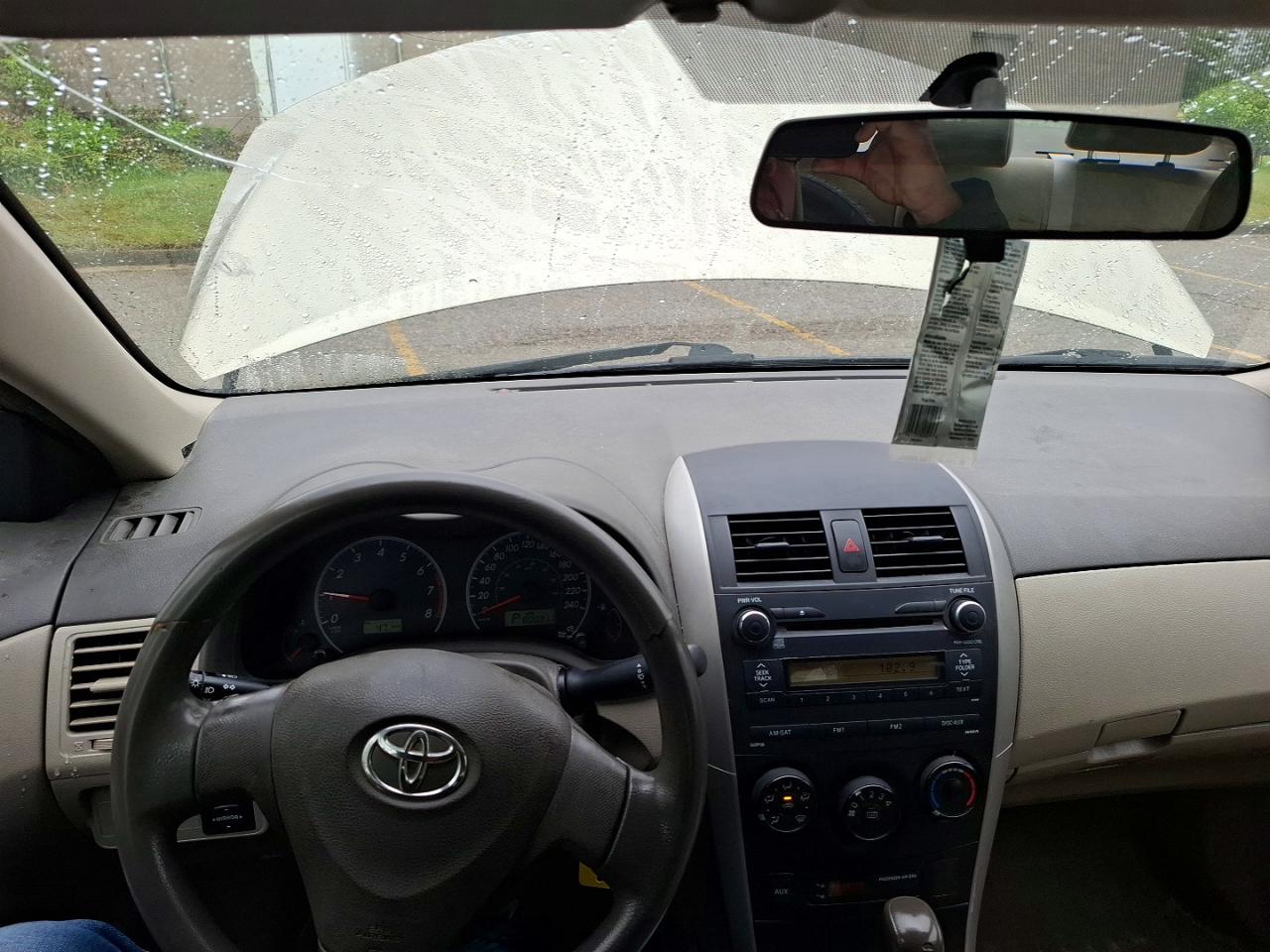 2010 Toyota Corolla Base Gold vin: 2T1BU4EE2AC252848
