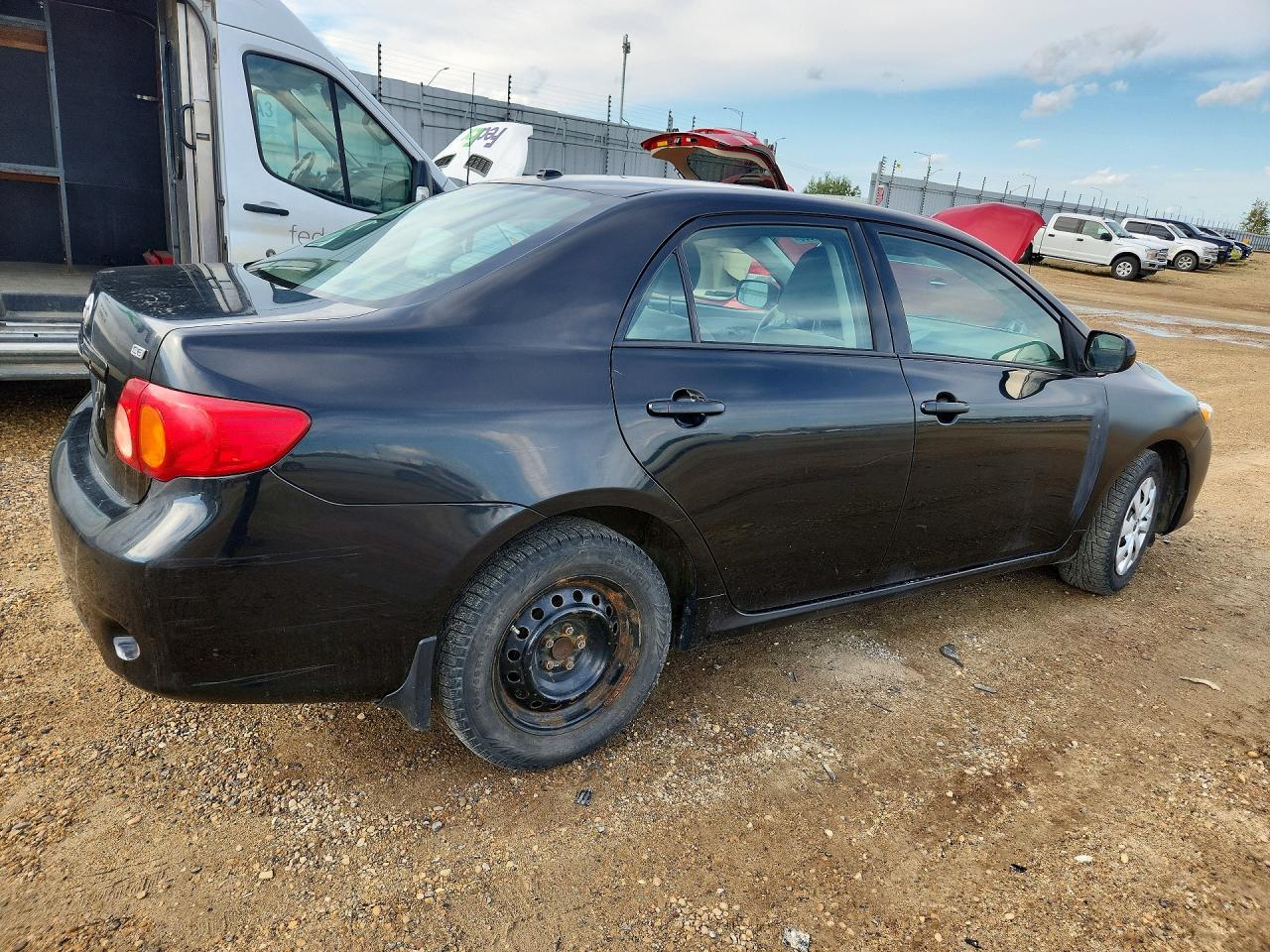 2010 Toyota Corolla Base Черный vin: 2T1BU4EE2AC255202
