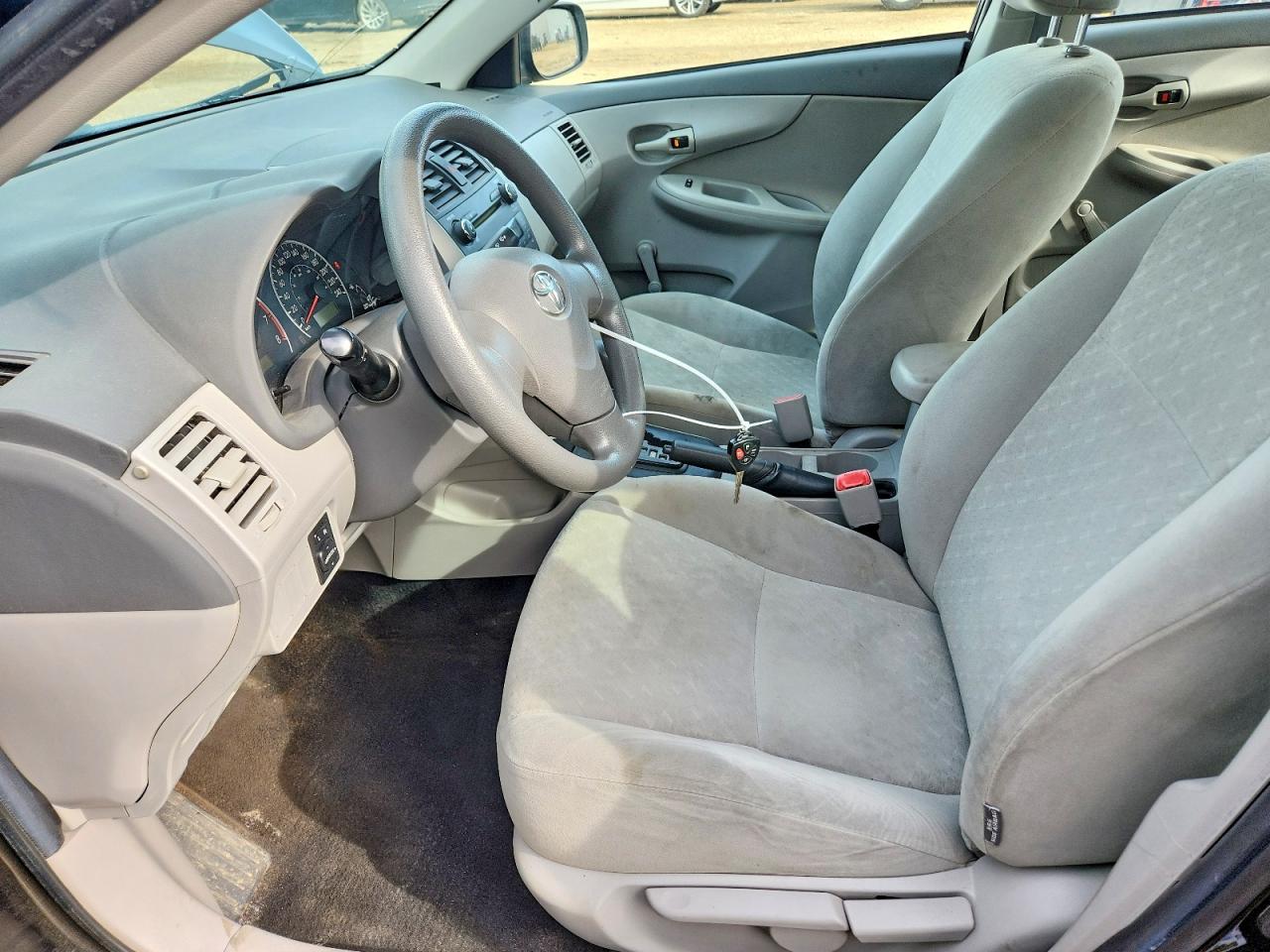 2010 Toyota Corolla Base Черный vin: 2T1BU4EE2AC255202