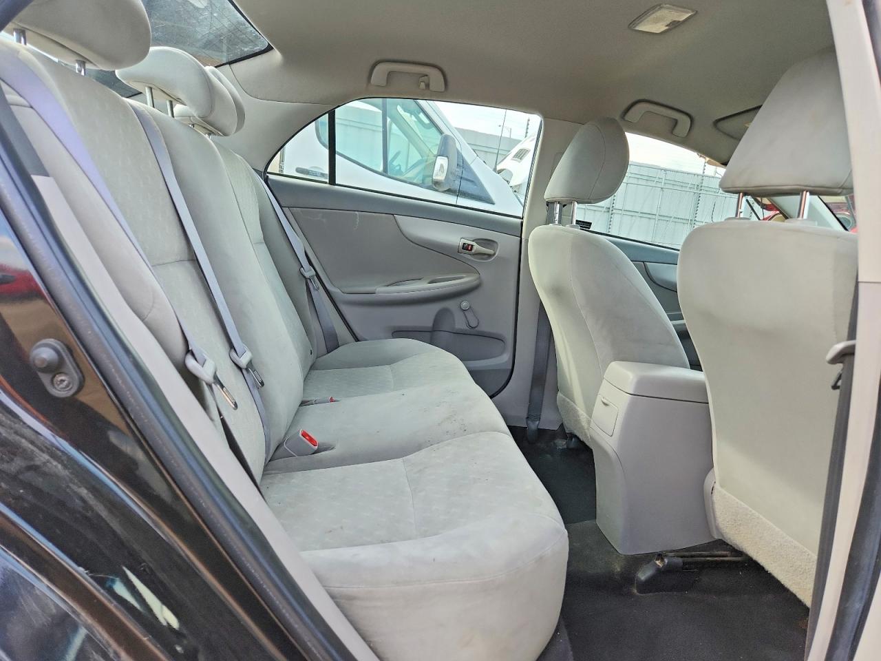 2010 Toyota Corolla Base Черный vin: 2T1BU4EE2AC255202