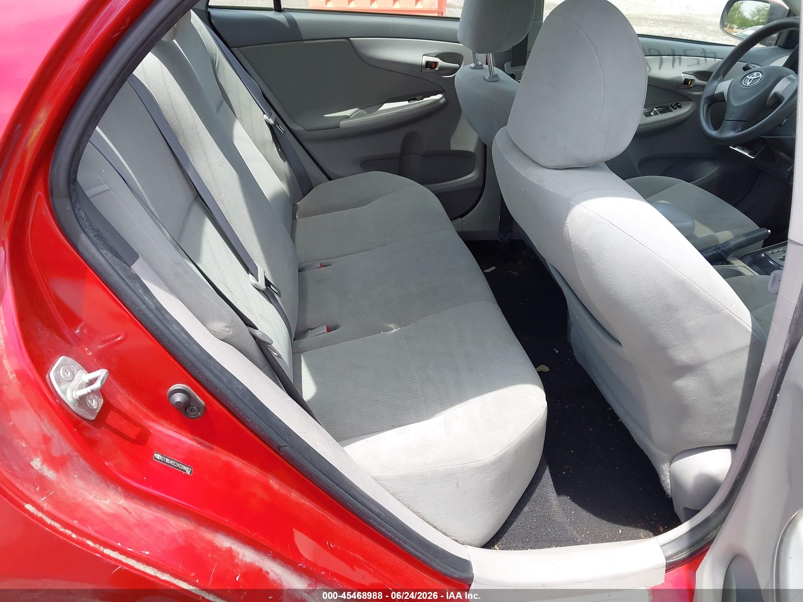 2010 Toyota Corolla Le Red vin: 2T1BU4EE2AC298857