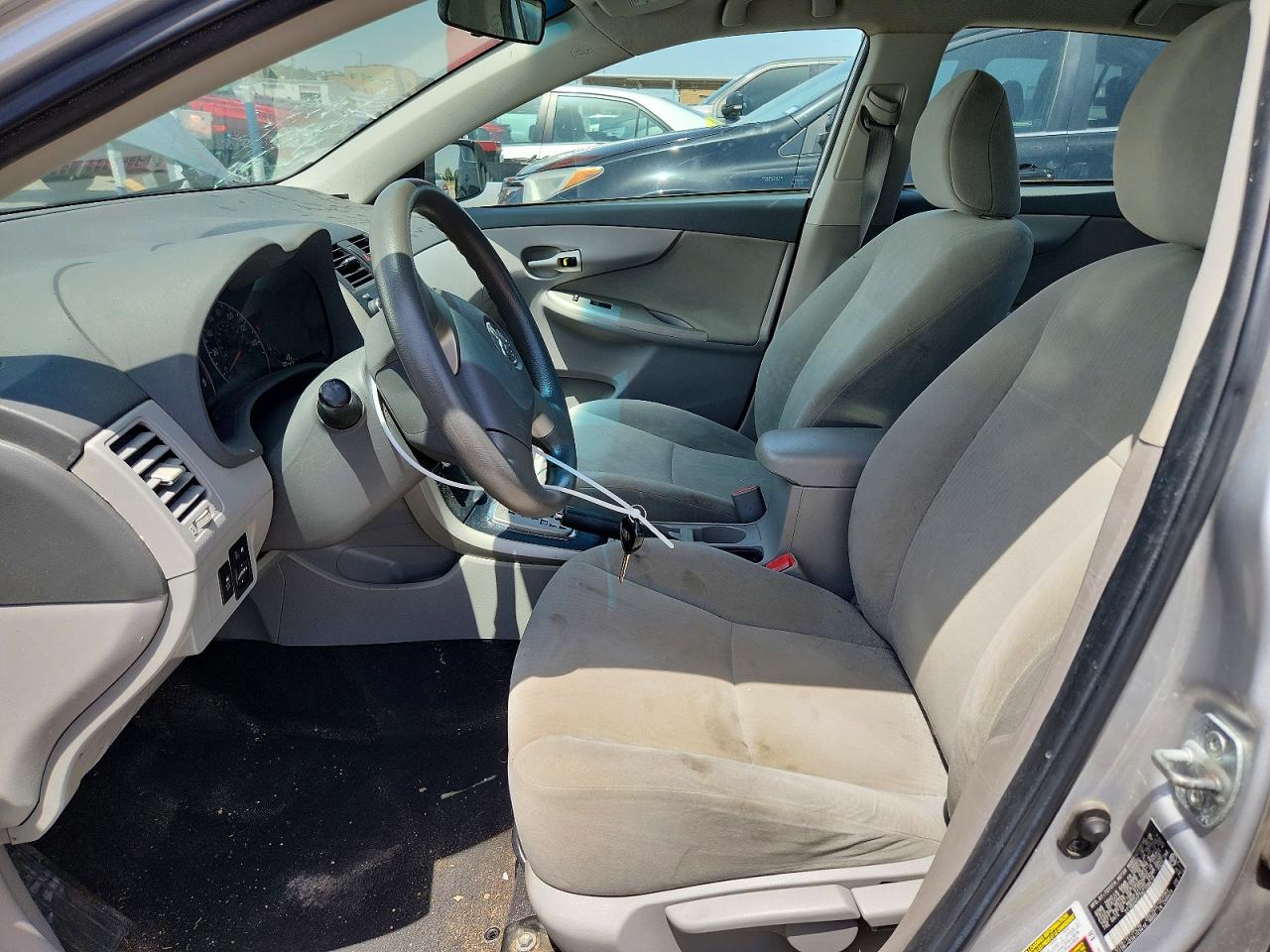 2010 Toyota Corolla Le Silver vin: 2T1BU4EE2AC299619