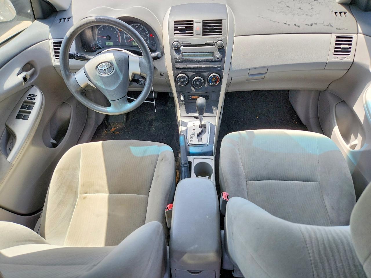 2010 Toyota Corolla Le Silver vin: 2T1BU4EE2AC299619
