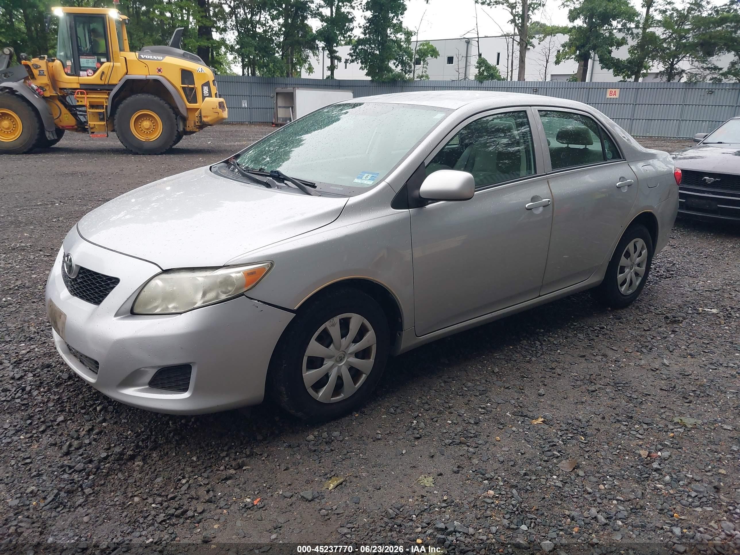 2010 Toyota Corolla Le Серебряный vin: 2T1BU4EE2AC302602