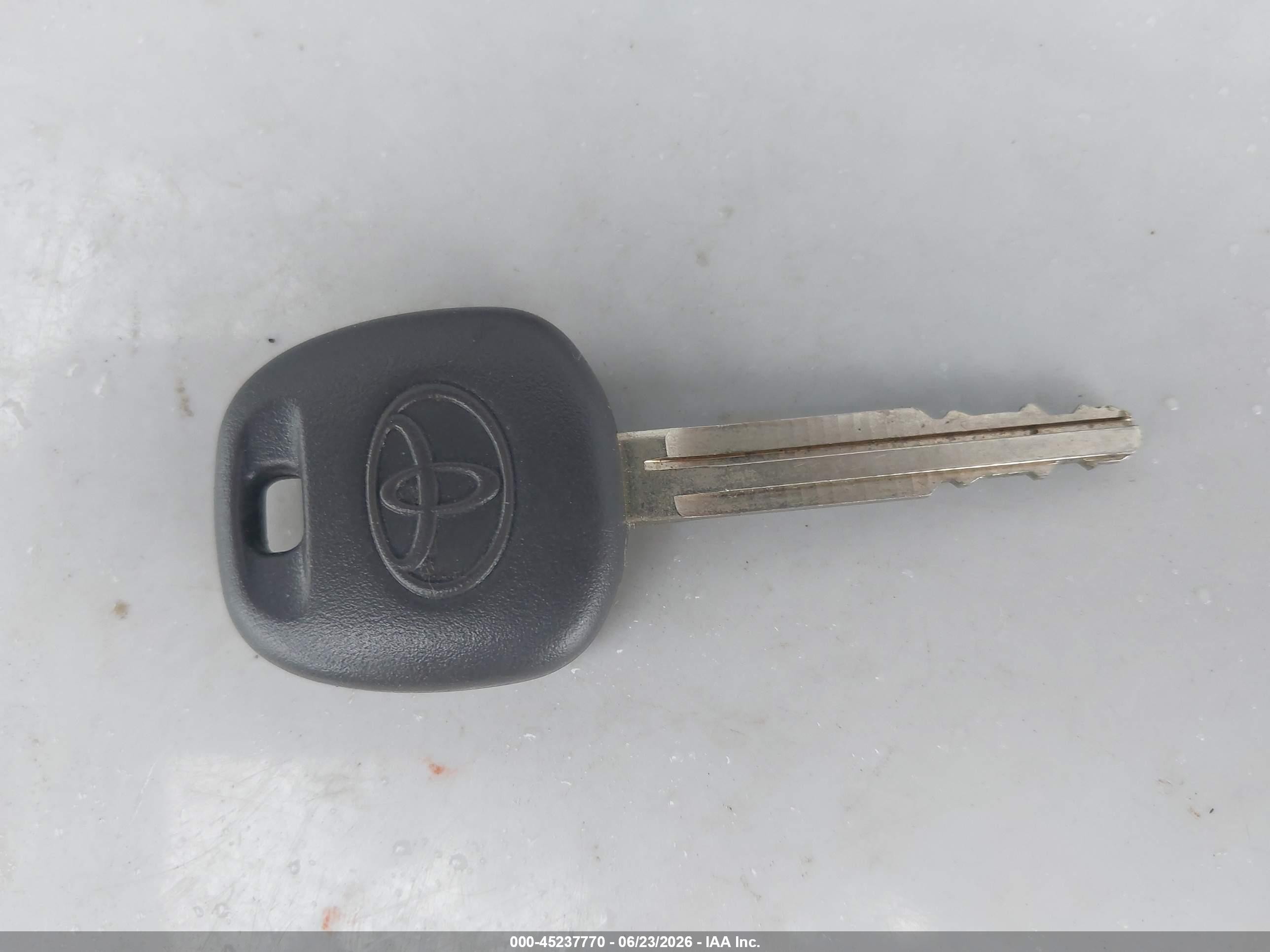2010 Toyota Corolla Le Серебряный vin: 2T1BU4EE2AC302602