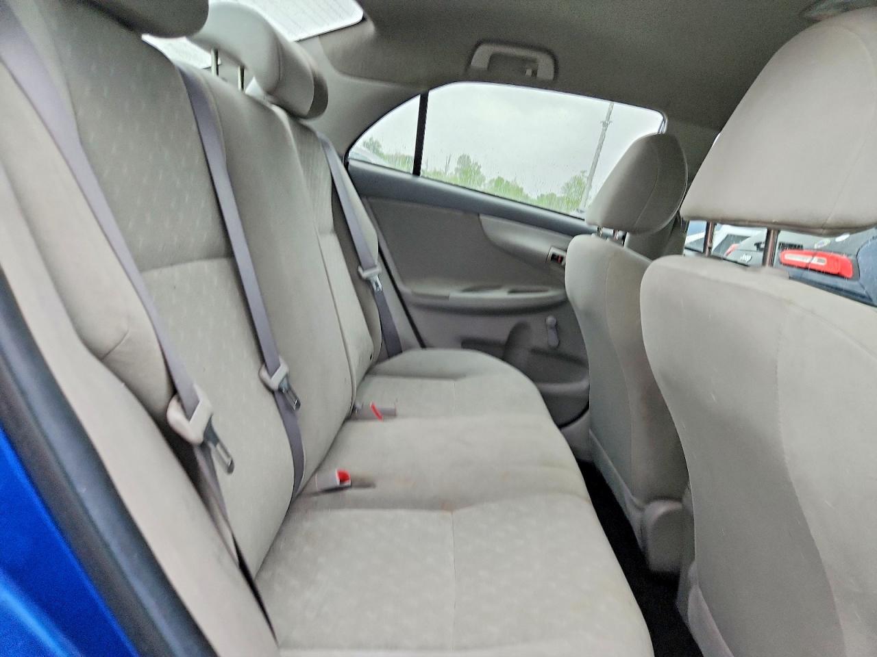 2010 Toyota Corolla Base White vin: 2T1BU4EE2AC312918