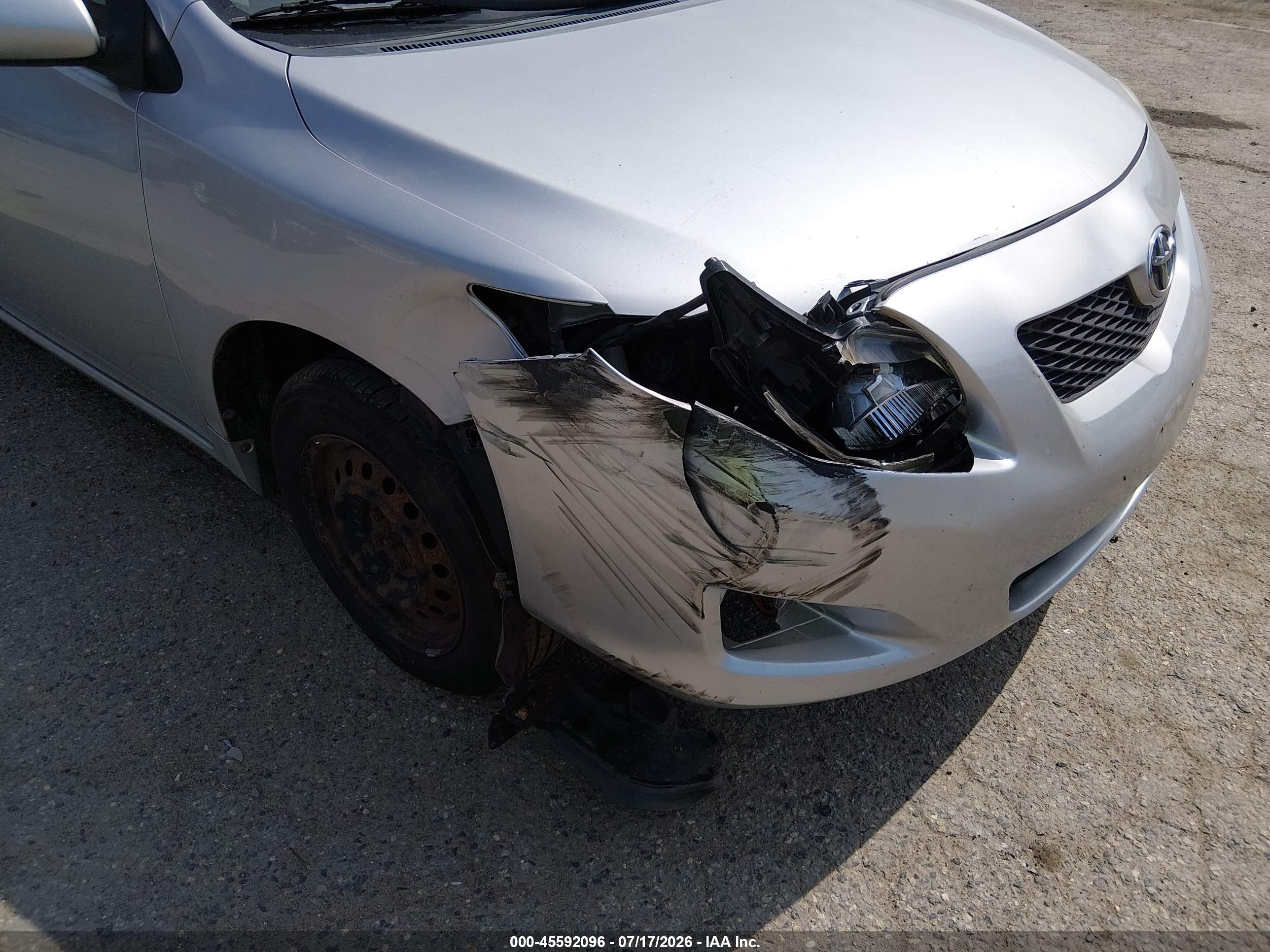 2010 Toyota Corolla Le Silver vin: 2T1BU4EE2AC352884