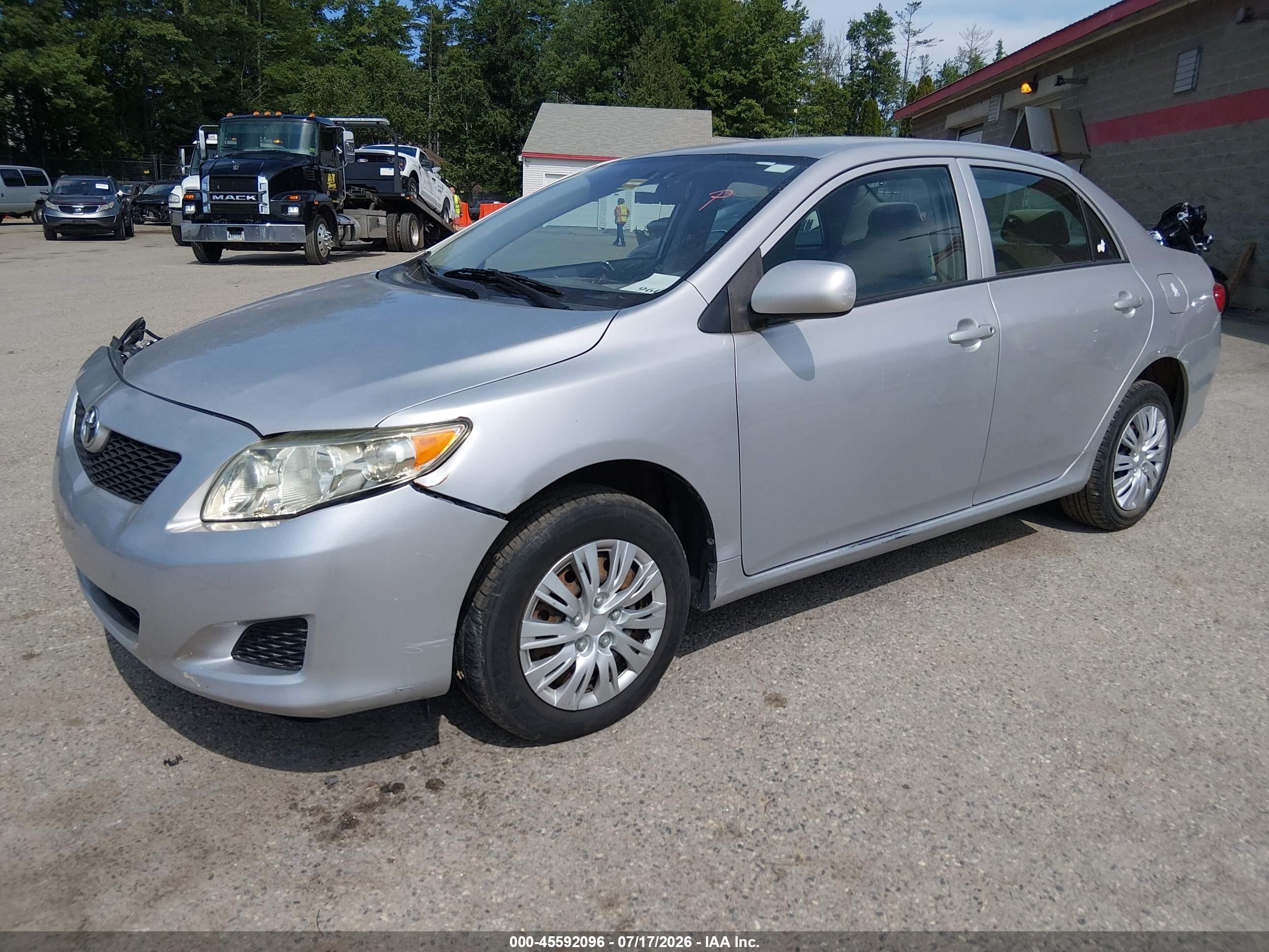 2010 Toyota Corolla Le Silver vin: 2T1BU4EE2AC352884