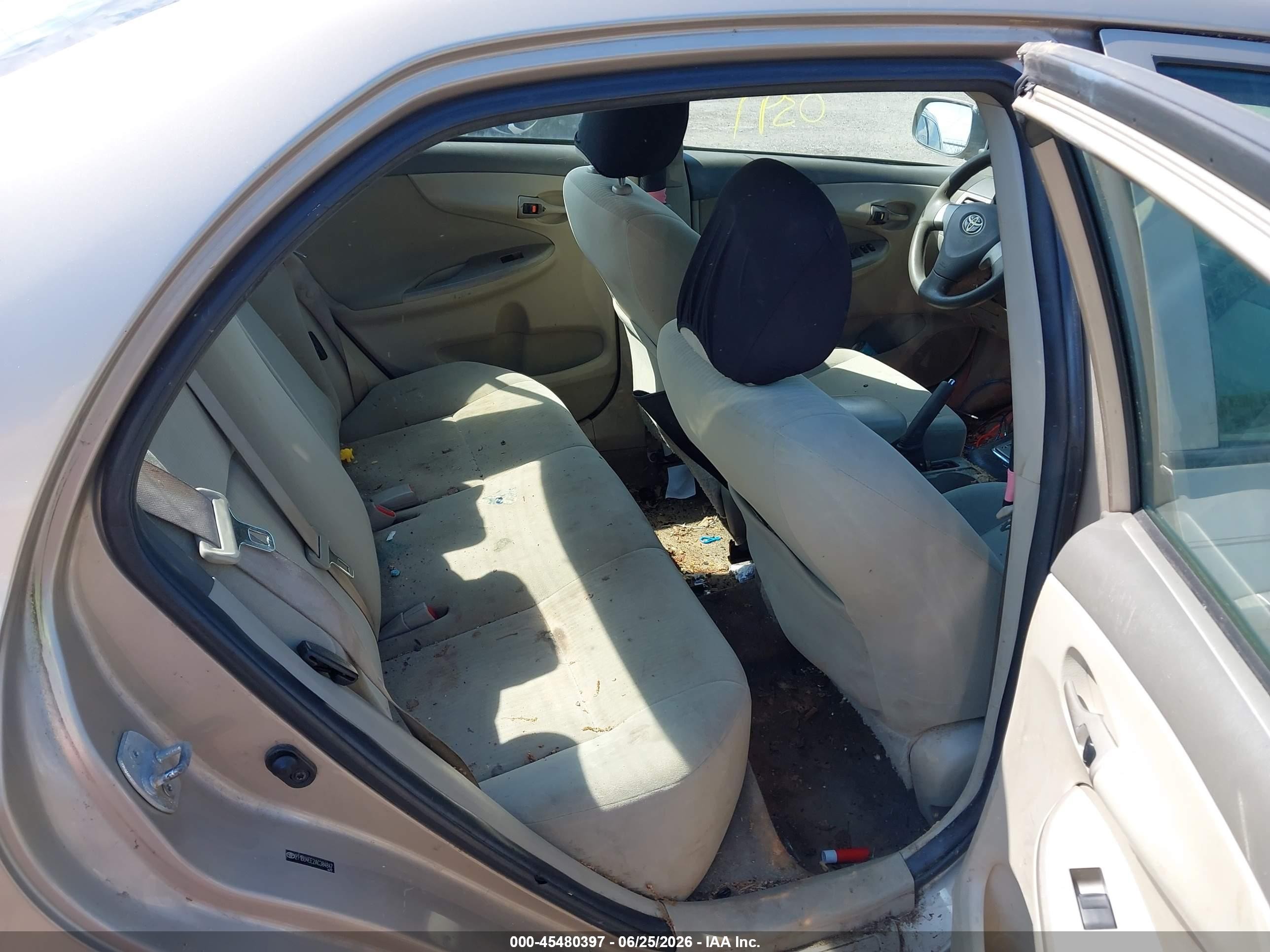2010 Toyota Corolla Le Champagne vin: 2T1BU4EE2AC384847